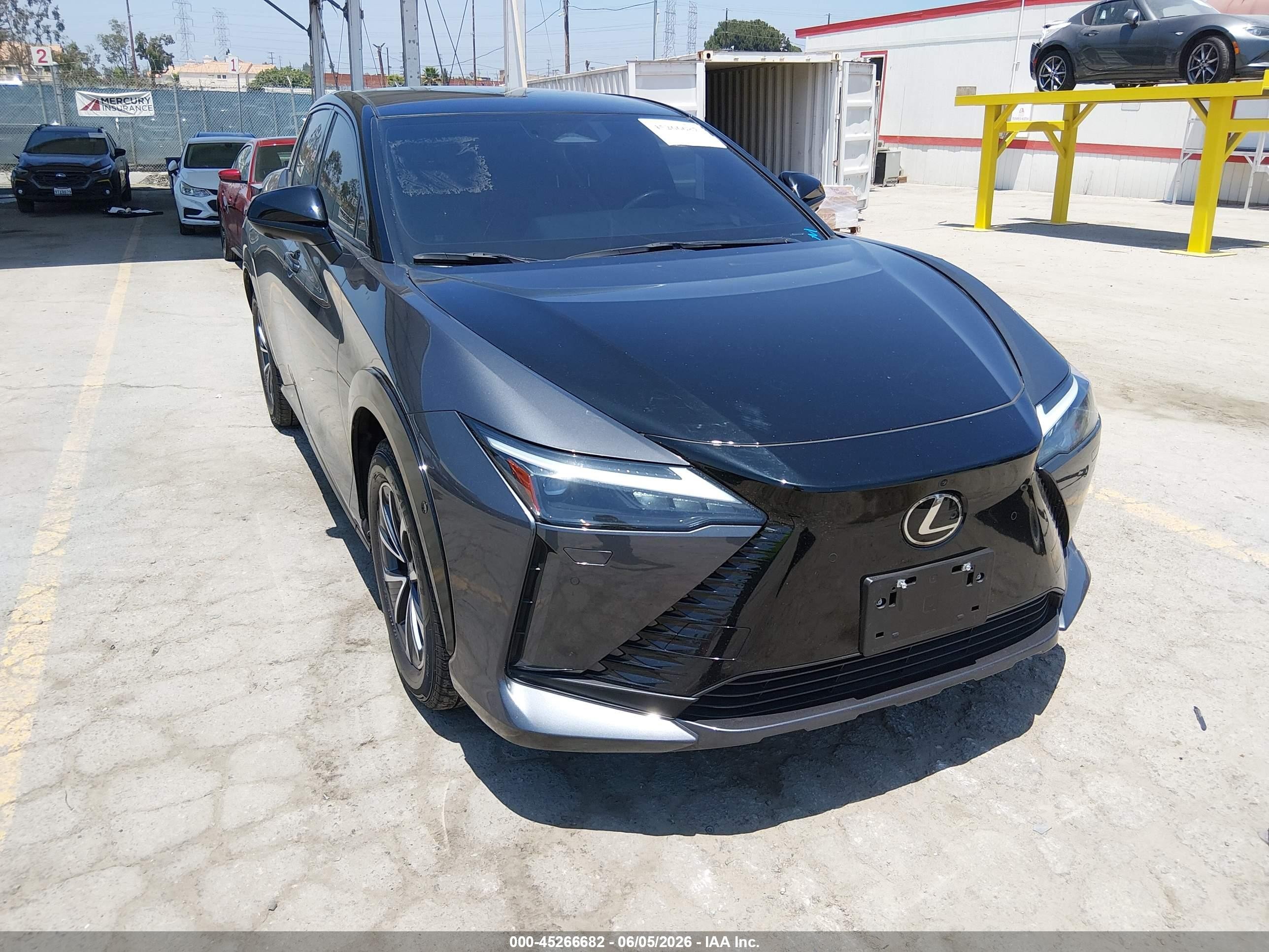 2023 Lexus RZ 450e Premium, VIN JTJAAAAB6PA017510 — Side