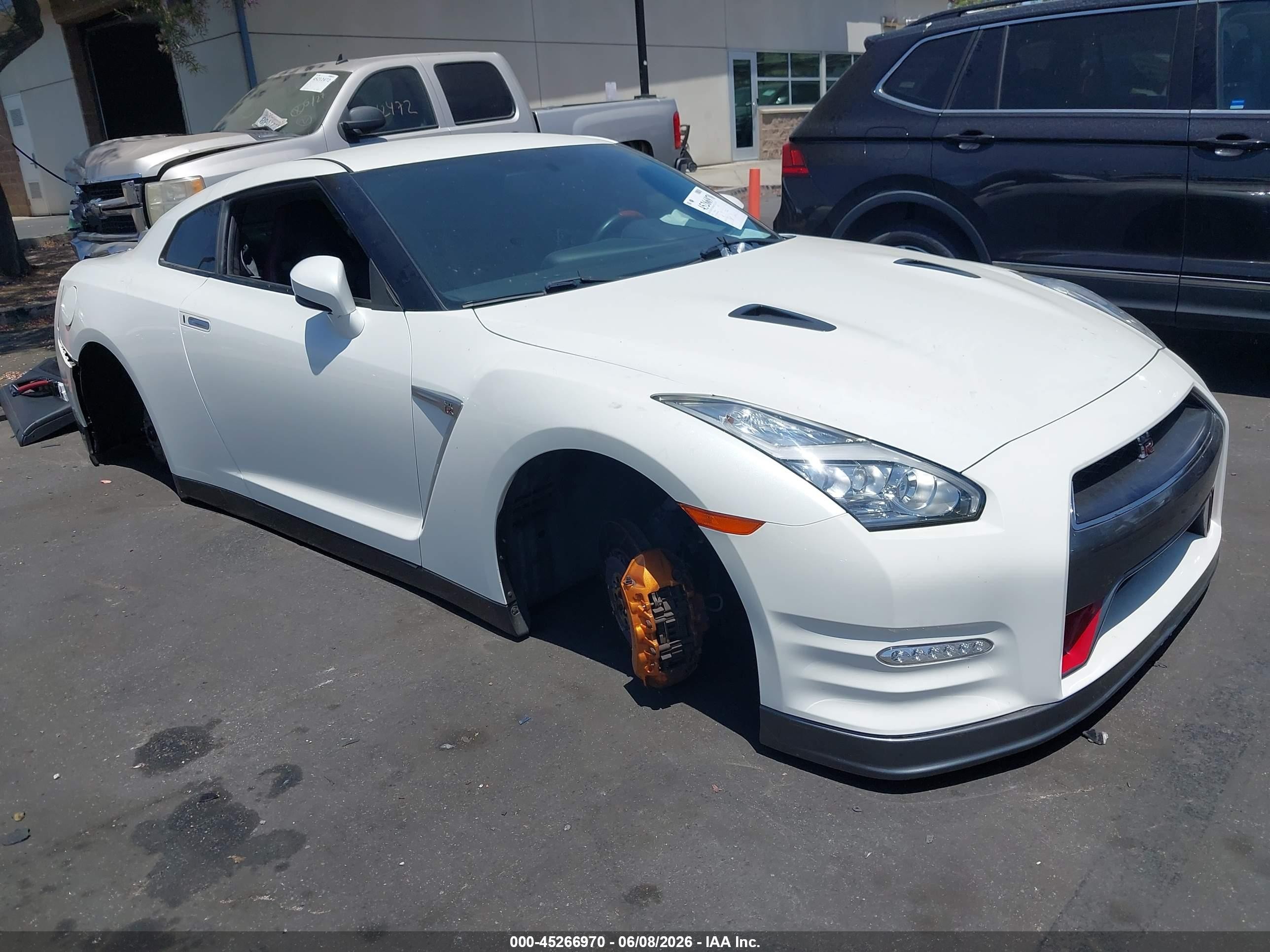 2015 Nissan GT-R Track Edition, VIN JN1AR5EF9FM280834 — Разукомплектован
