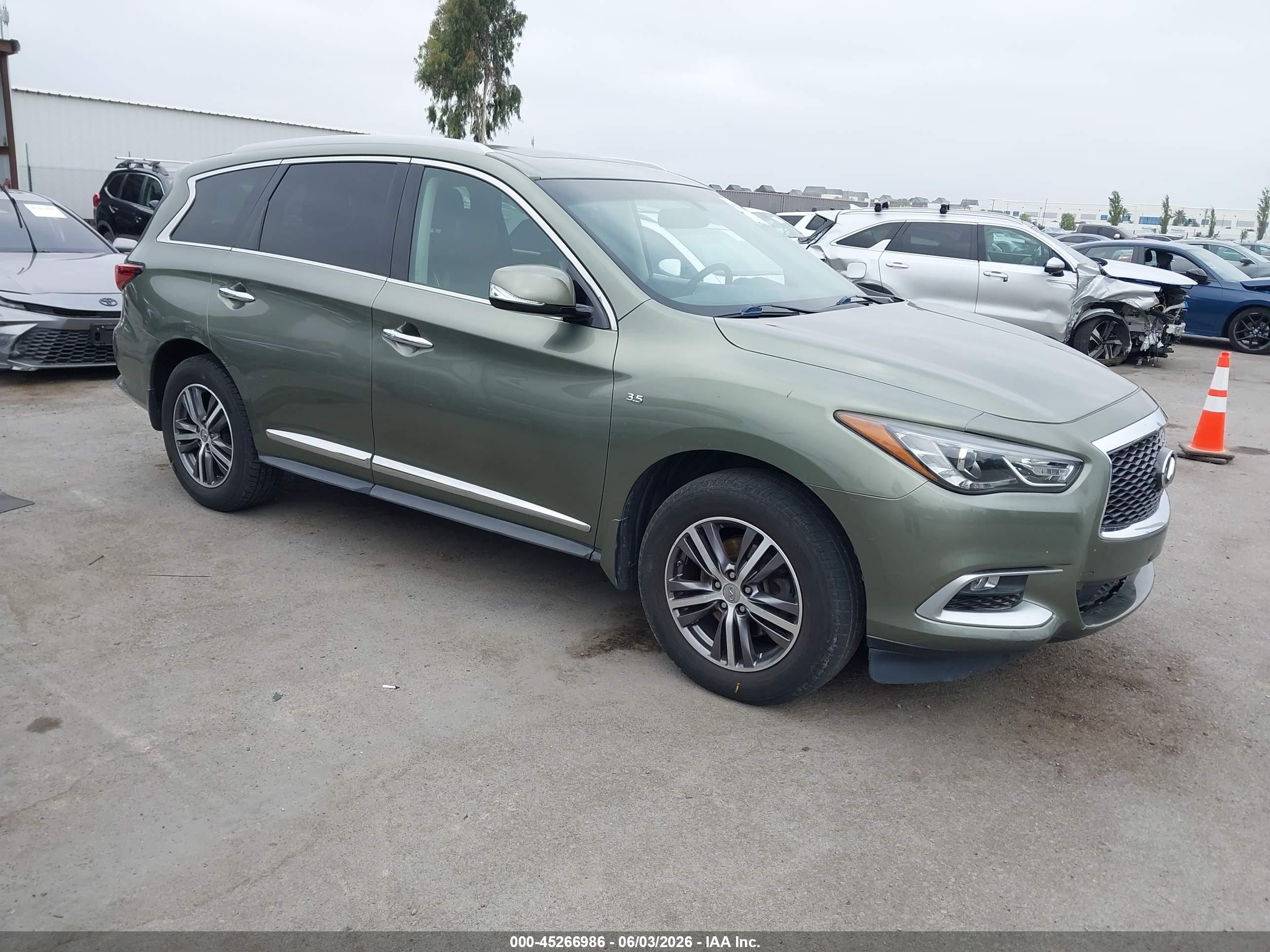 2016 Infiniti QX60, VIN 5N1AL0MM4GC525687 — Side