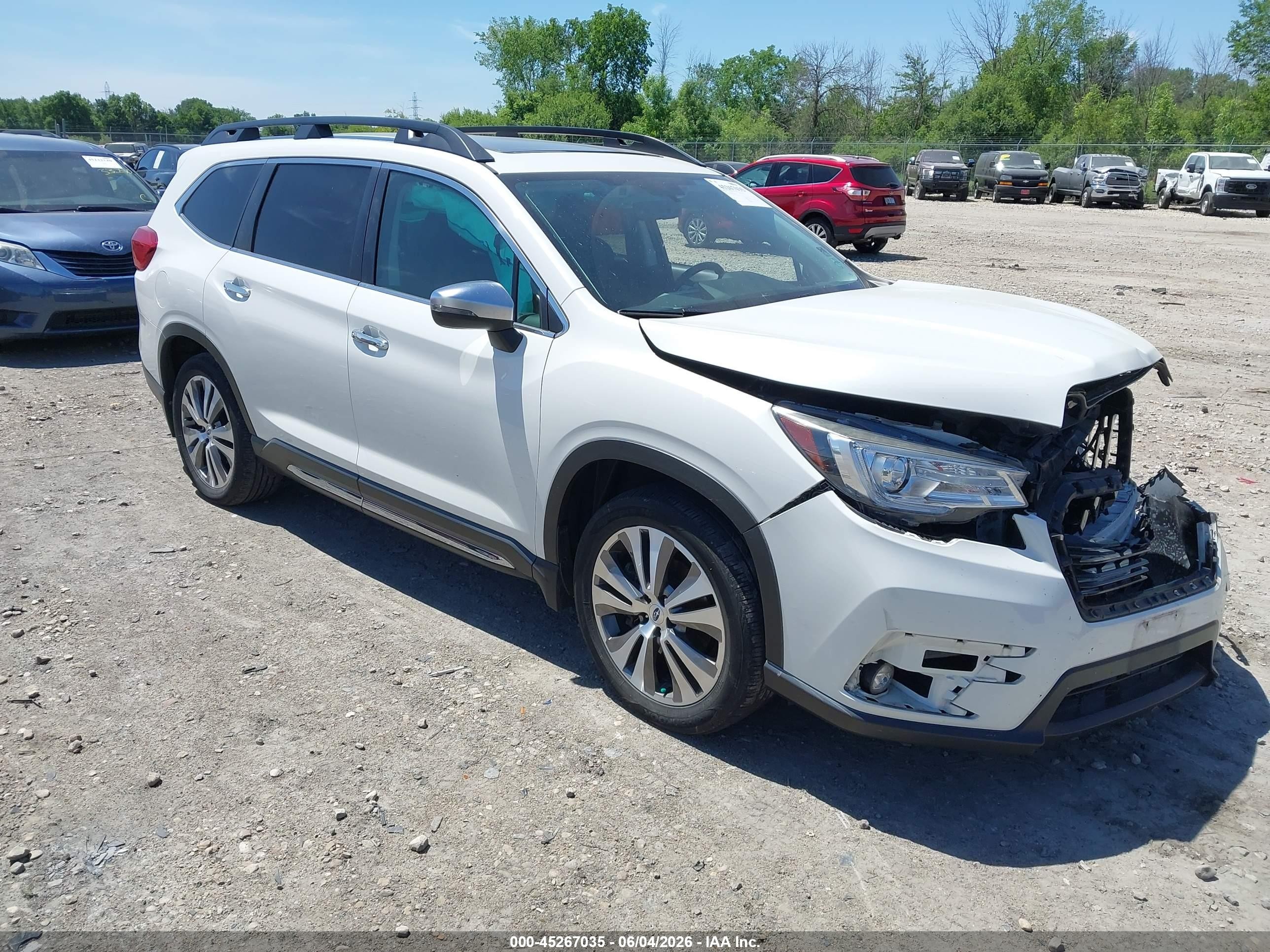 2020 Subaru Ascent Touring, VIN 4S4WMARD4L3405237 — Front end
