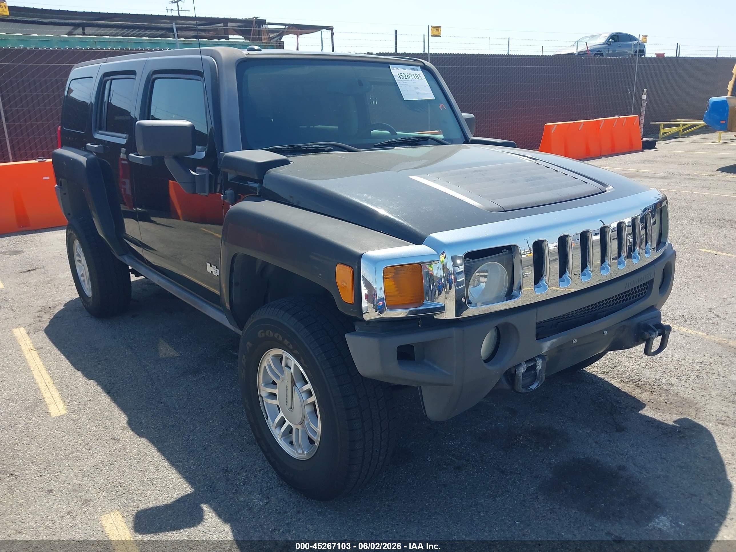 2007 Hummer H3 SUV, VIN 5GTDN13E878236223 — Front end