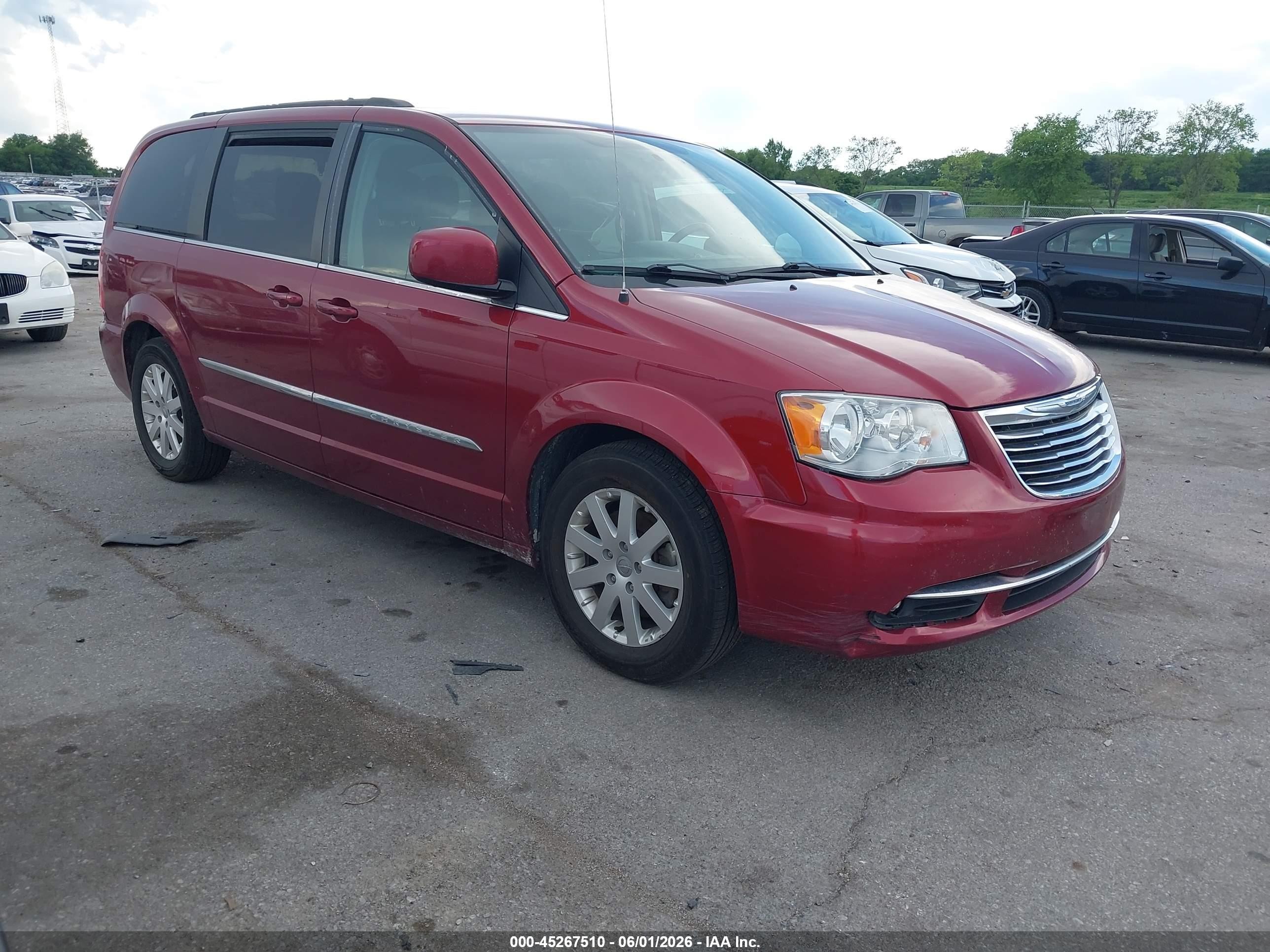 2015 Chrysler Town & Country Touring, VIN 2C4RC1BGXFR636860 — Normal wear