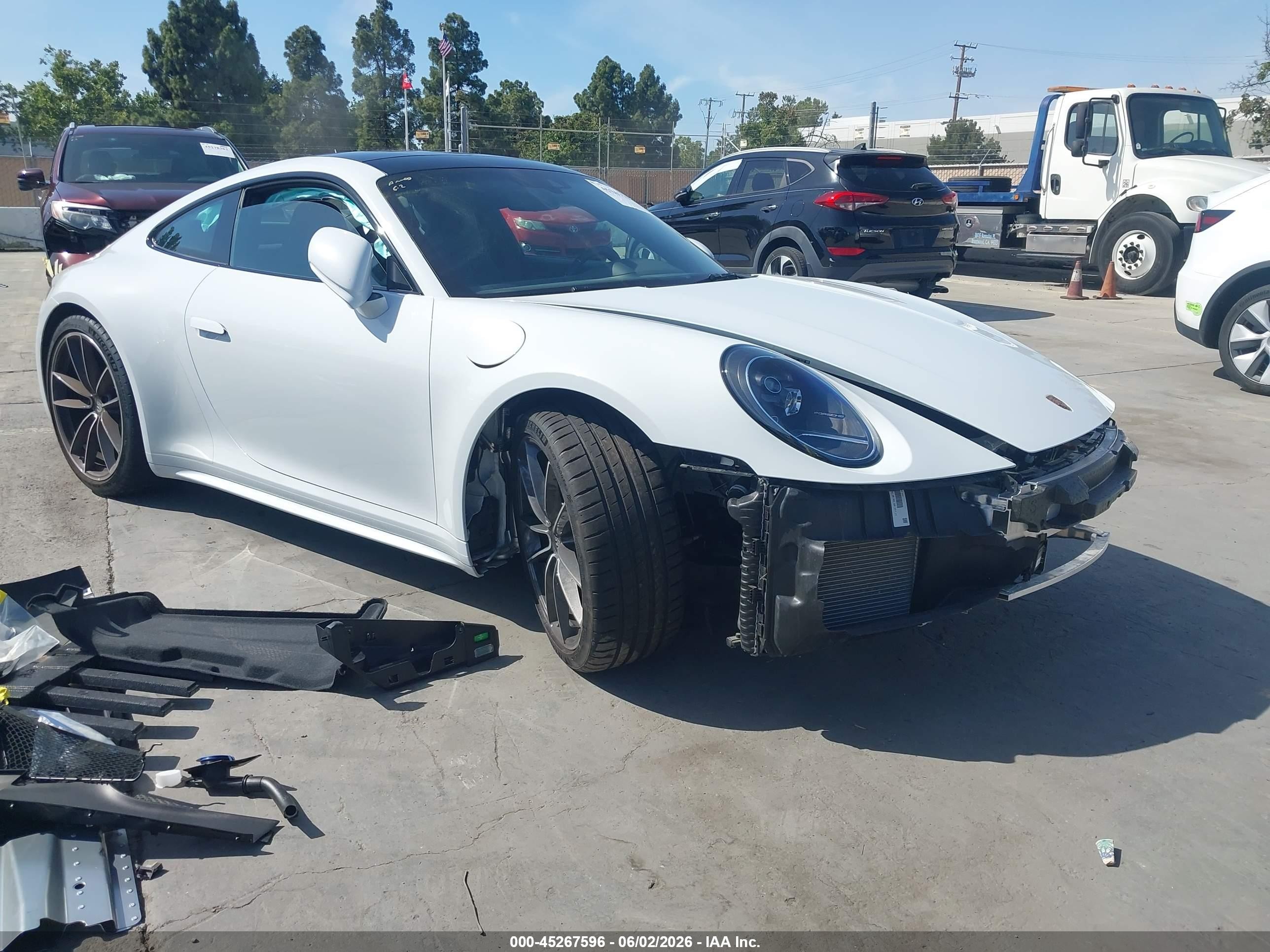 2022 Porsche 911 Carrera, VIN WP0AA2A94NS205987 — Front end