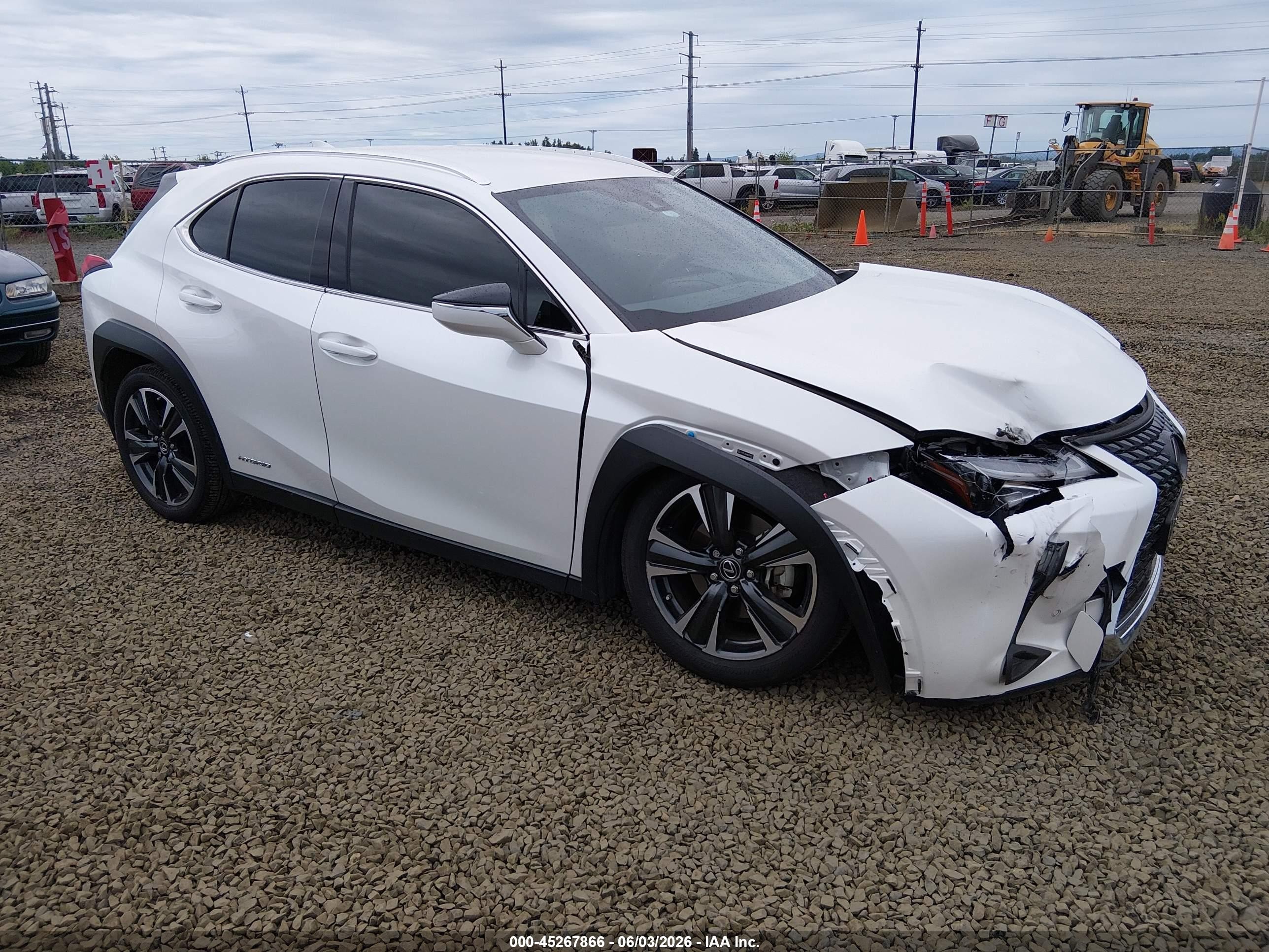 2022 Lexus UX 250h, VIN JTHX9JBH4N2059012 — Перед