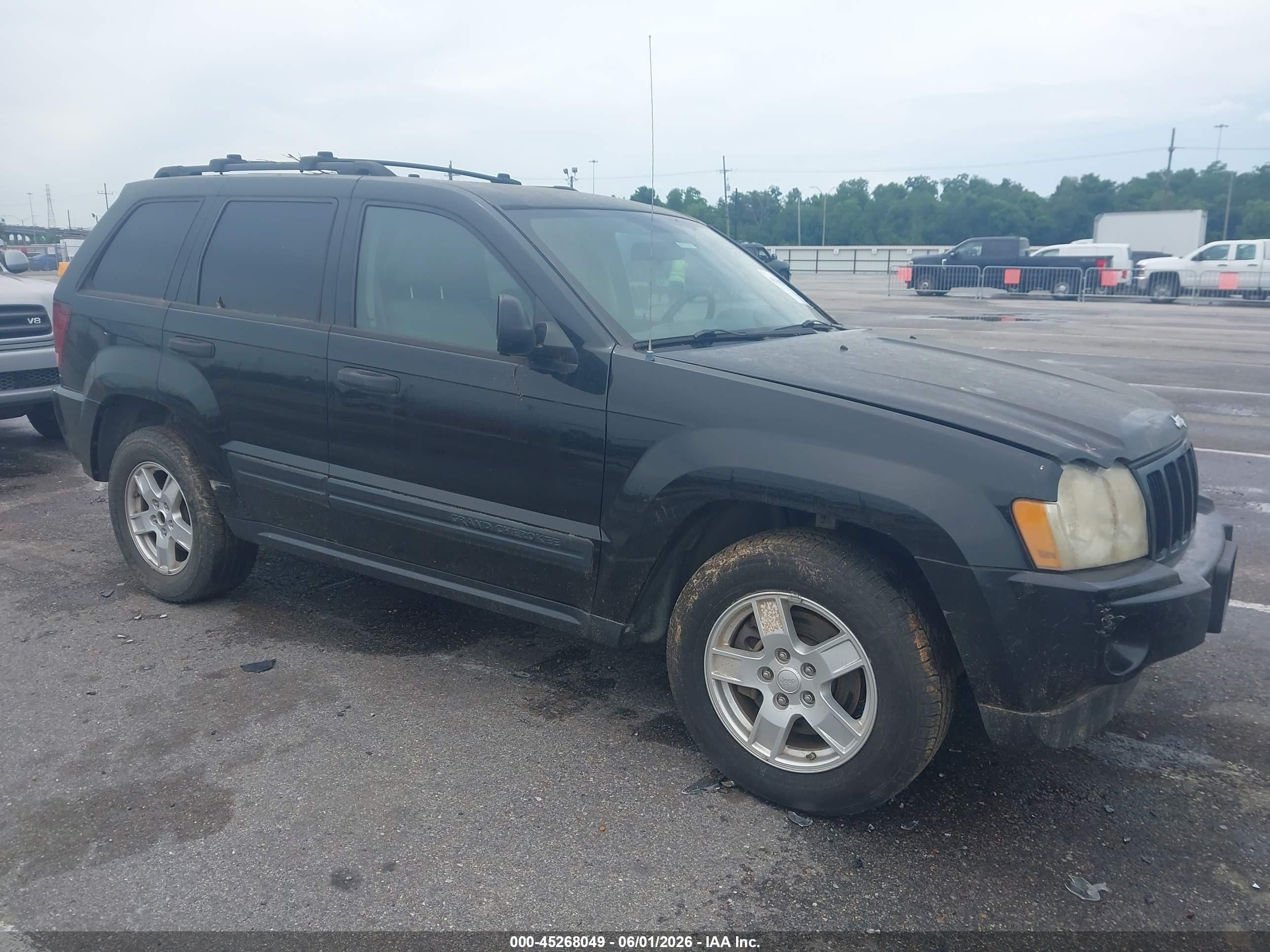 2006 Jeep Grand Cherokee Laredo, VIN 1J4GS48K96C155508 — Normal wear
