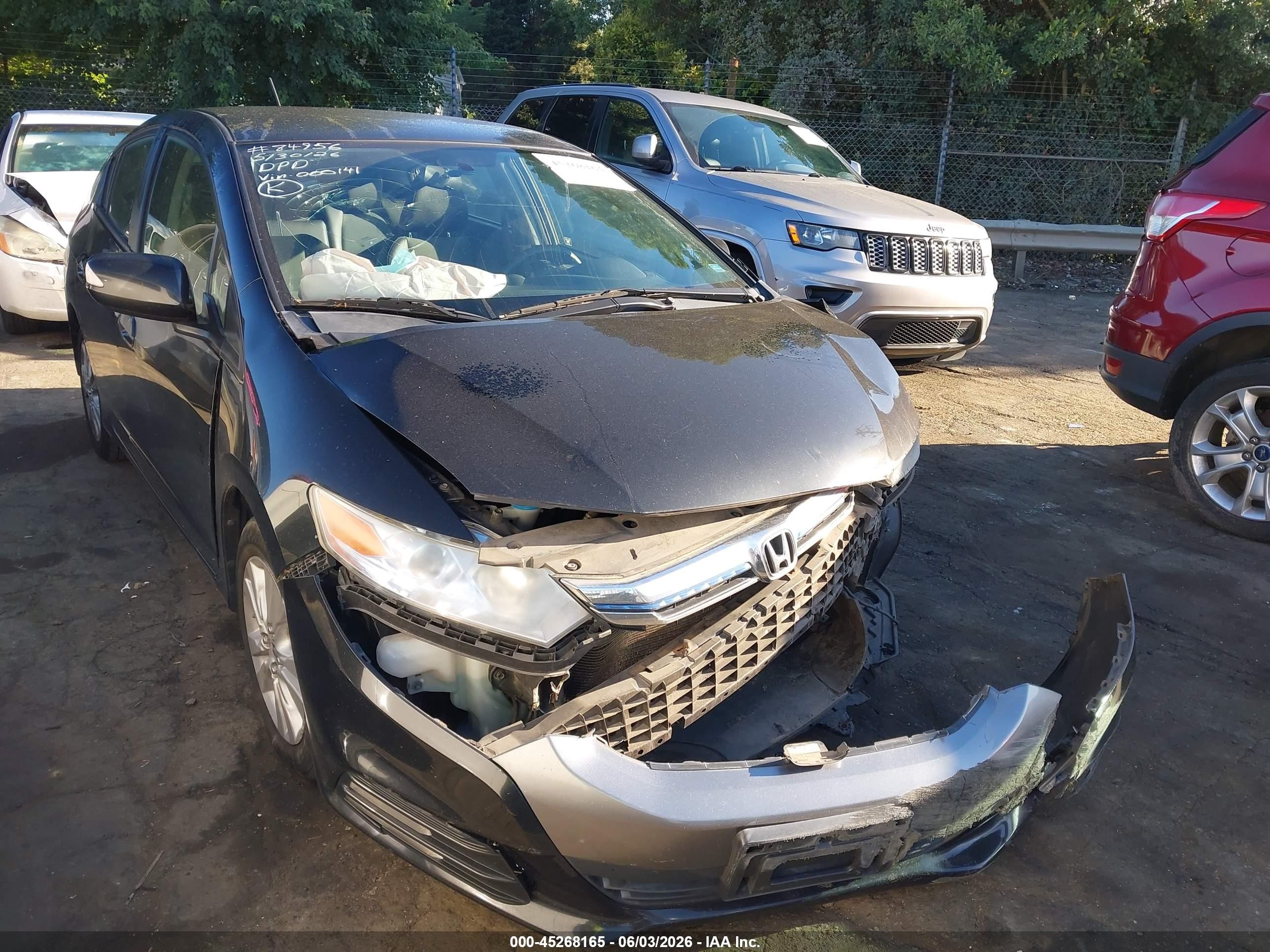 2013 Honda Insight EX, VIN JHMZE2H77DS000141 — Front end