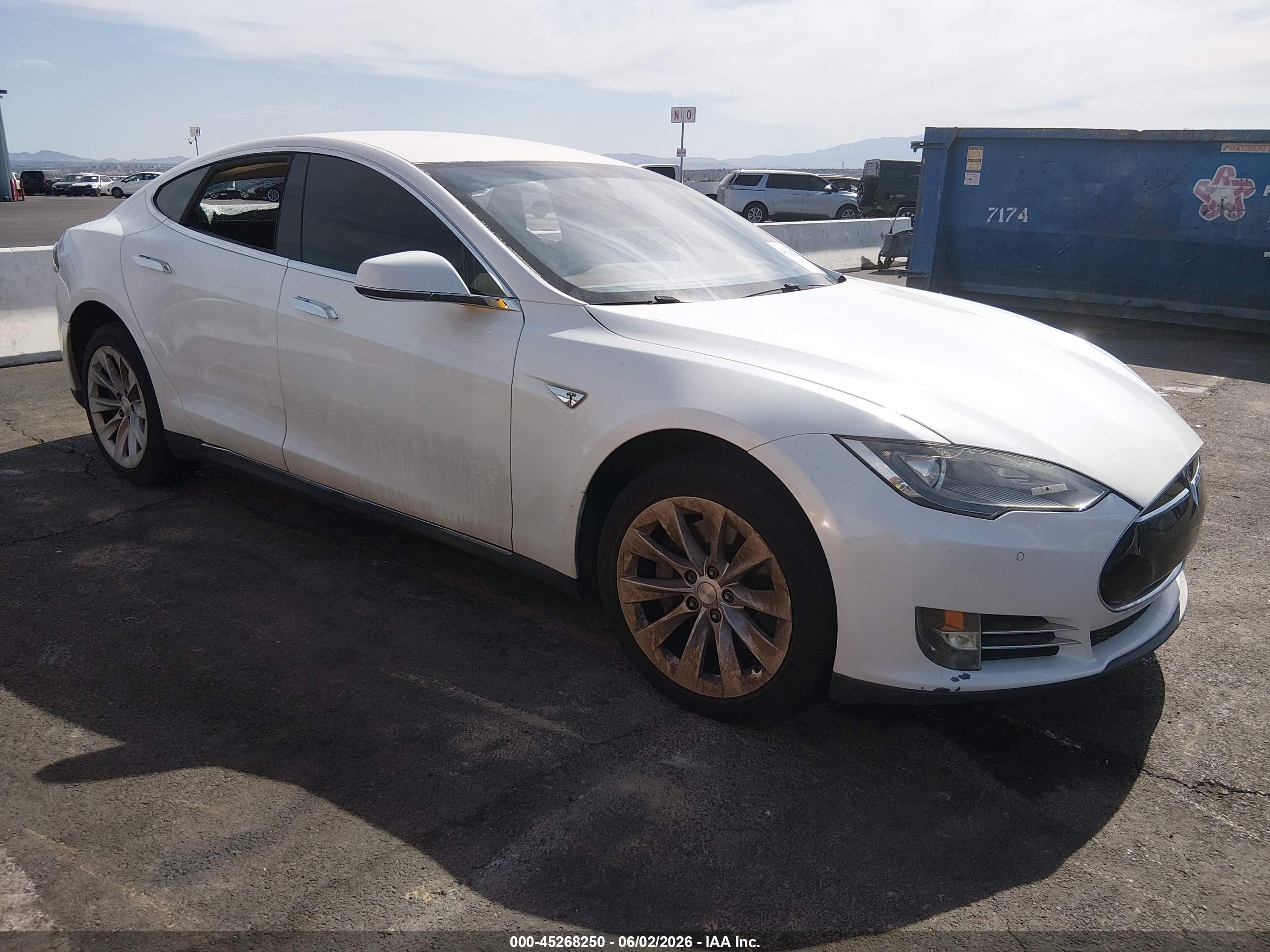 2013 Tesla Model S, VIN 5YJSA1CN6DFP20879 — Rear end