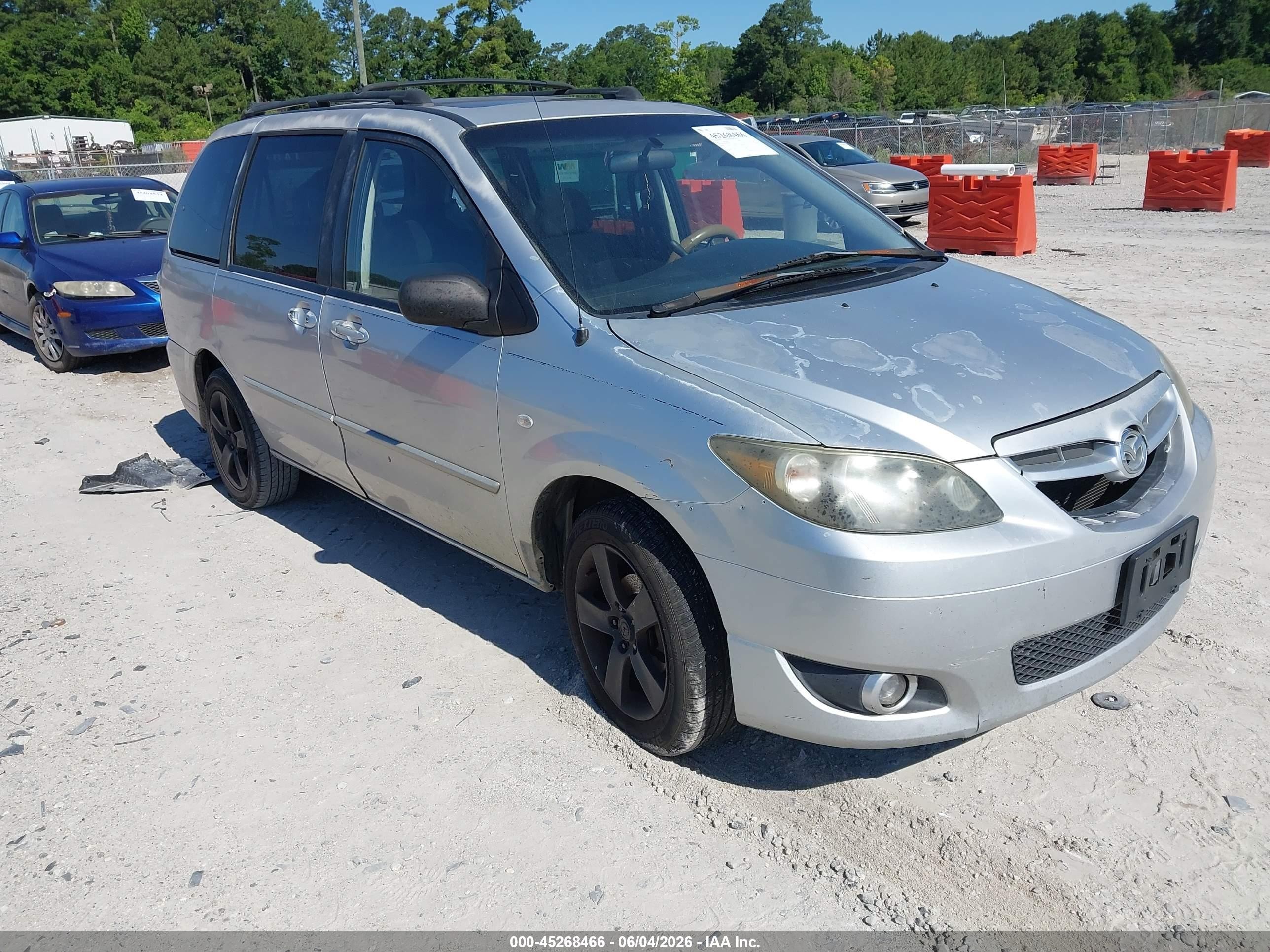 2004 Mazda MPV ES, VIN JM3LW28J440504651 — Rear end