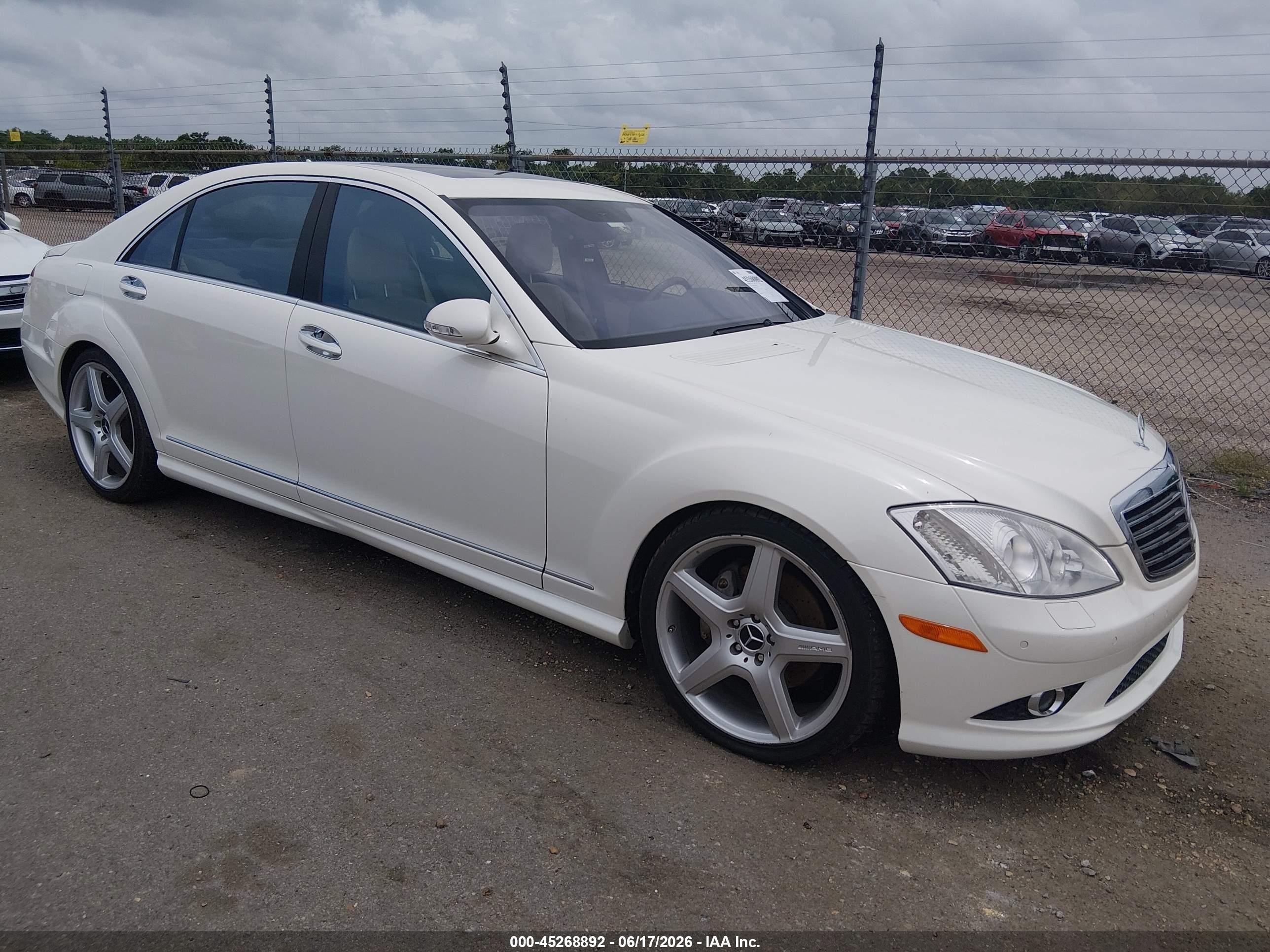 2009 Mercedes-Benz S 550, VIN WDDNG71X69A271857 — Normal wear