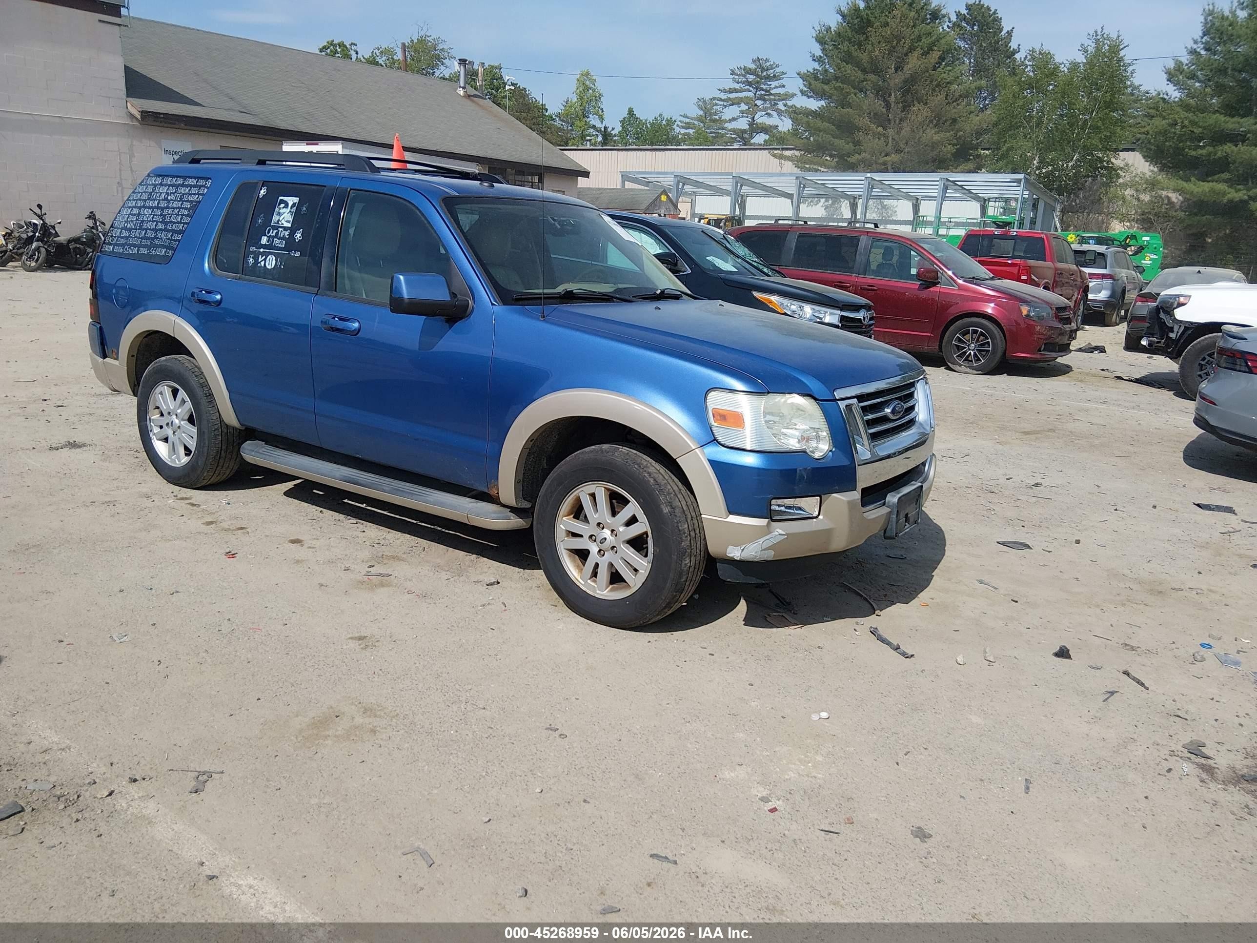 2009 Ford Explorer Eddie Bauer, VIN 1FMEU74E59UA11361 — Normal wear