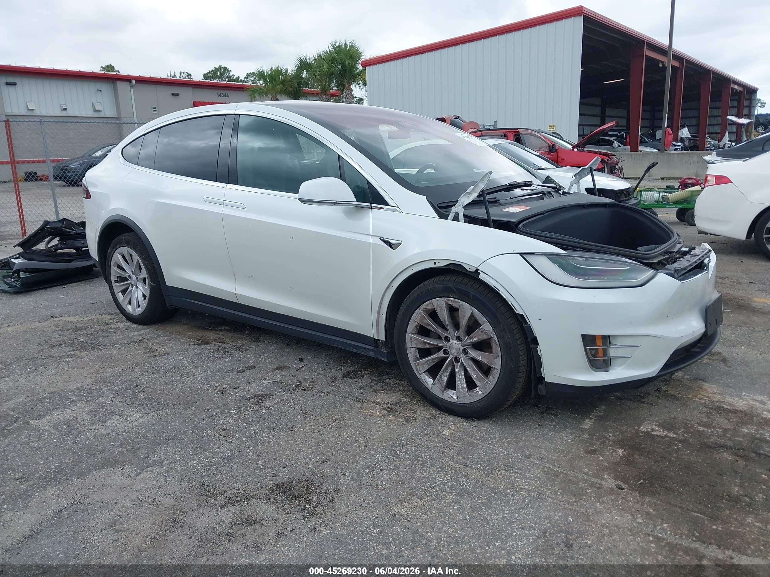 2020 Tesla Model X Long Range, VIN 5YJXCAE23LF232653 — All over