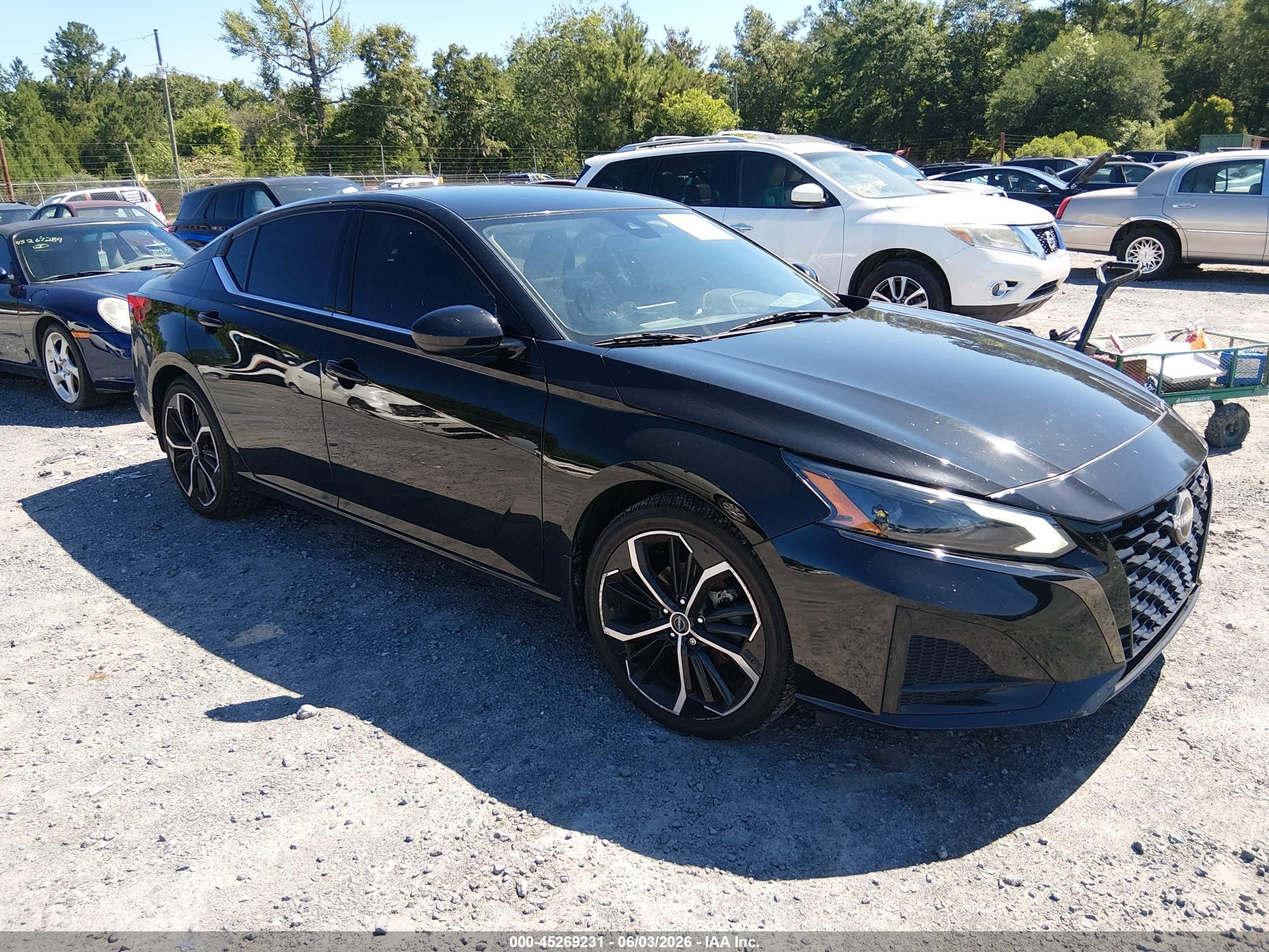 2023 Nissan Altima SR, VIN 1N4BL4CV1PN301488 — Rear end