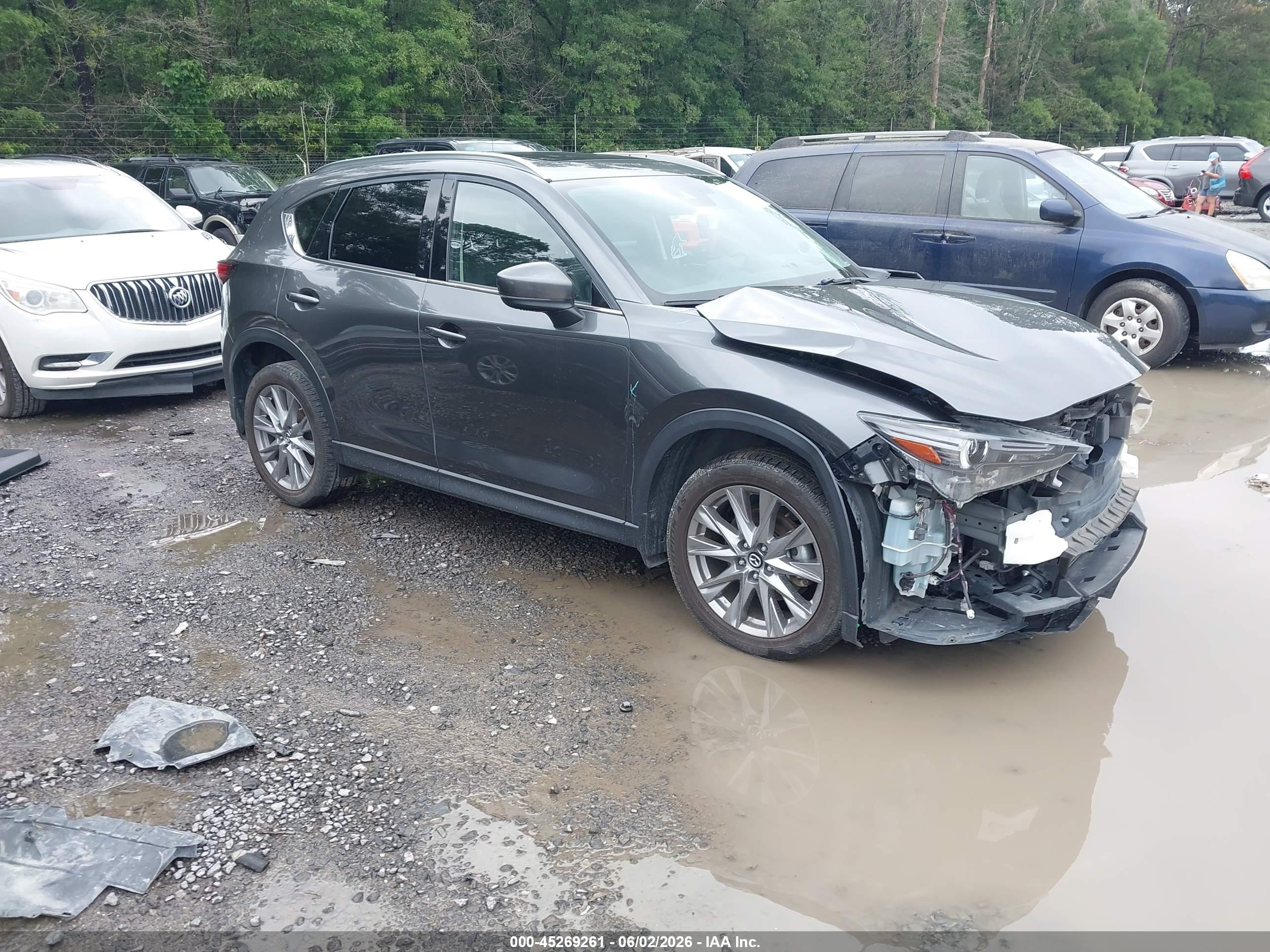 2021 Mazda CX-5 Grand Touring Reserve, VIN JM3KFBAYXM0317269 — Front end