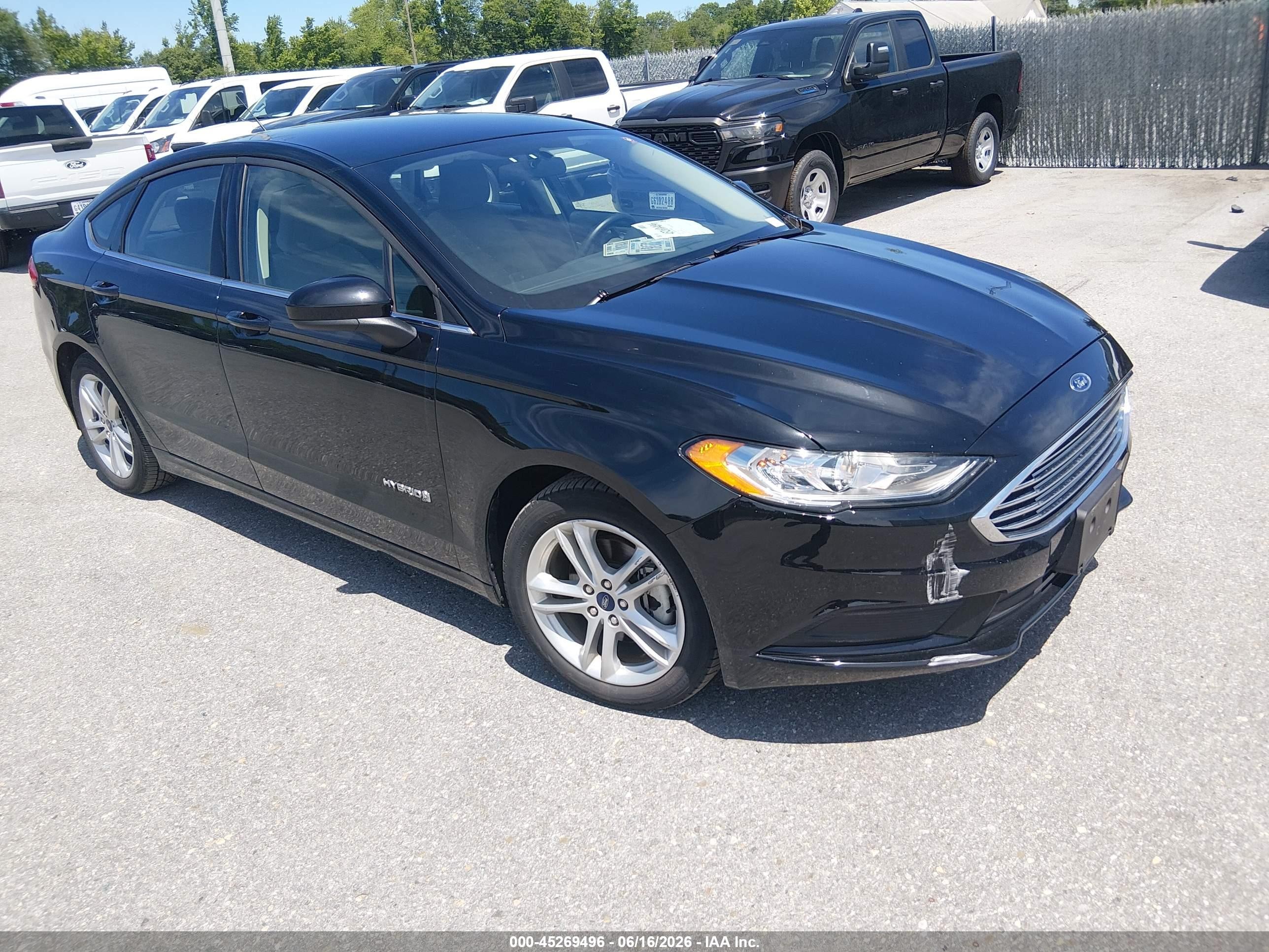 2018 Ford Fusion S, VIN 3FA6P0UU6JR261708 — Normal wear
