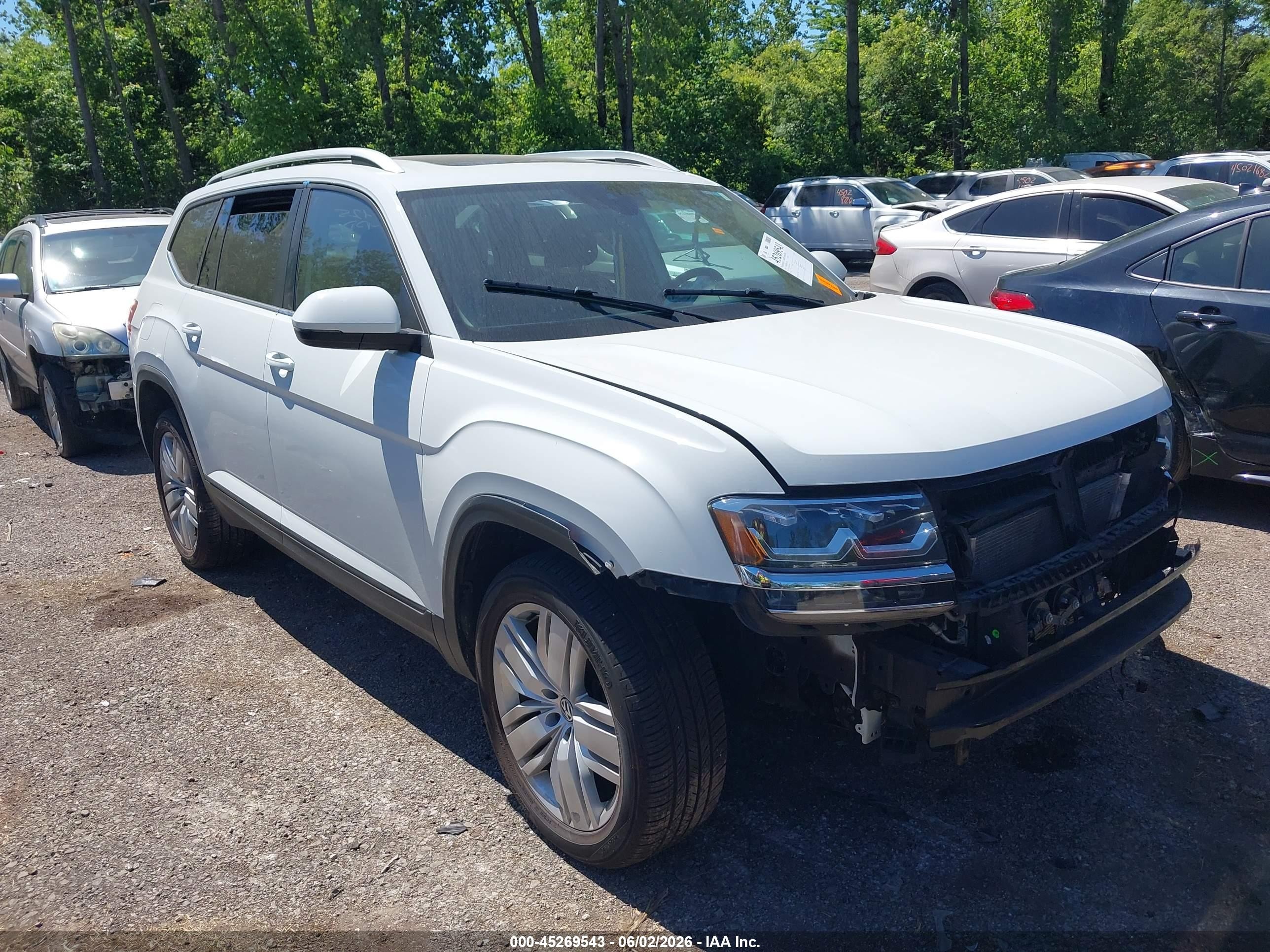 2019 Volkswagen Atlas SE, VIN 1V2UR2CA4KC539390 — Front end