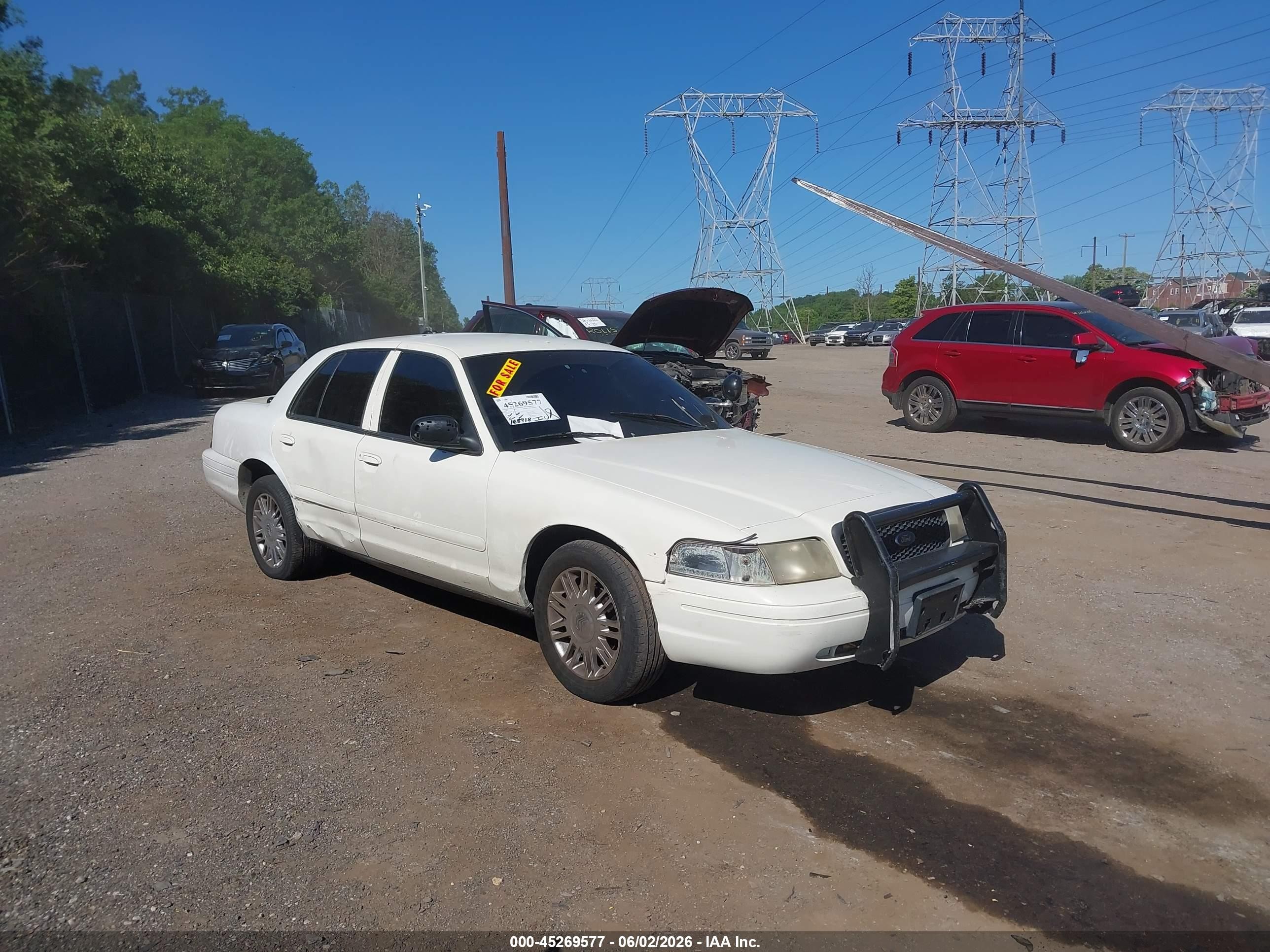 2008 Ford Police Interceptor, VIN 2FAFP71VX8X132954 — Side