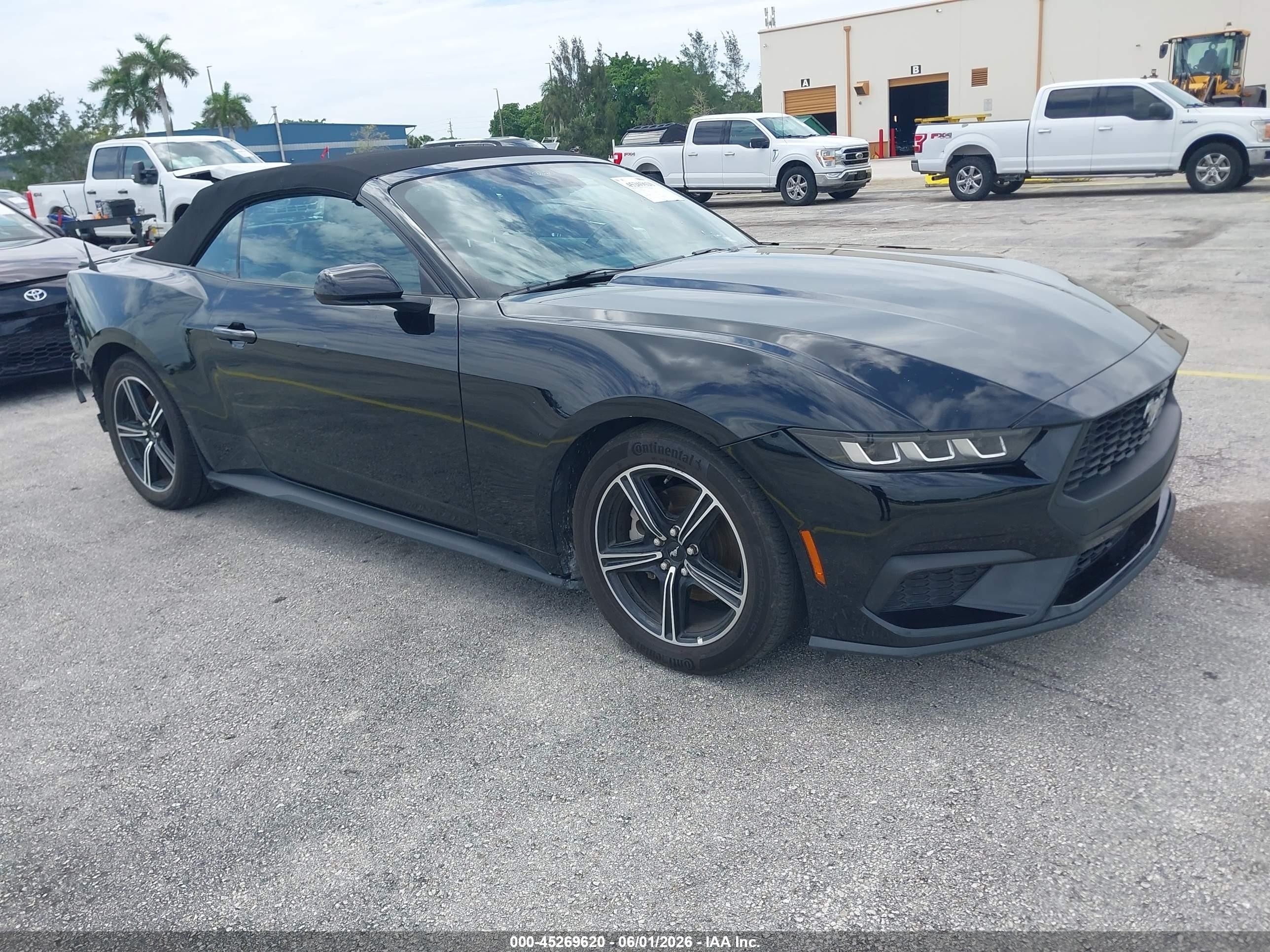 2025 Ford Mustang EcoBoost Premium, VIN 1FAGP8UH3S5108262 — Side