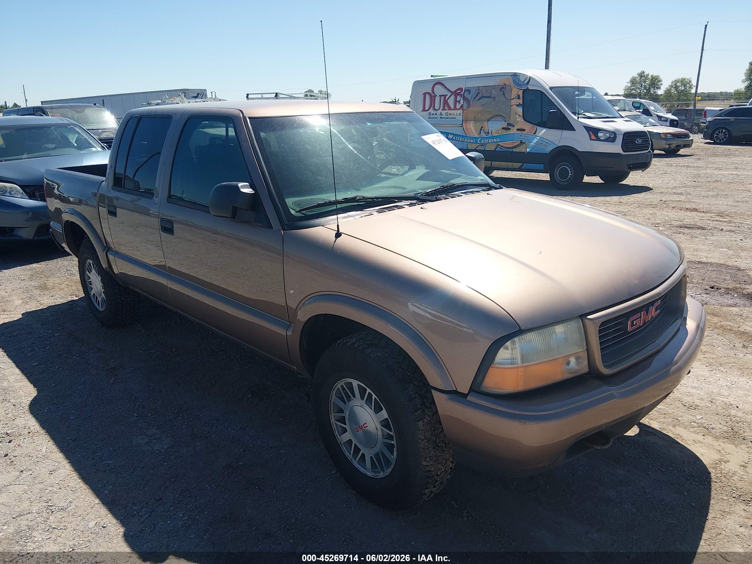 2001 GMC Sonoma SLS, VIN 1GTDT13WX1K226583 — Normal wear