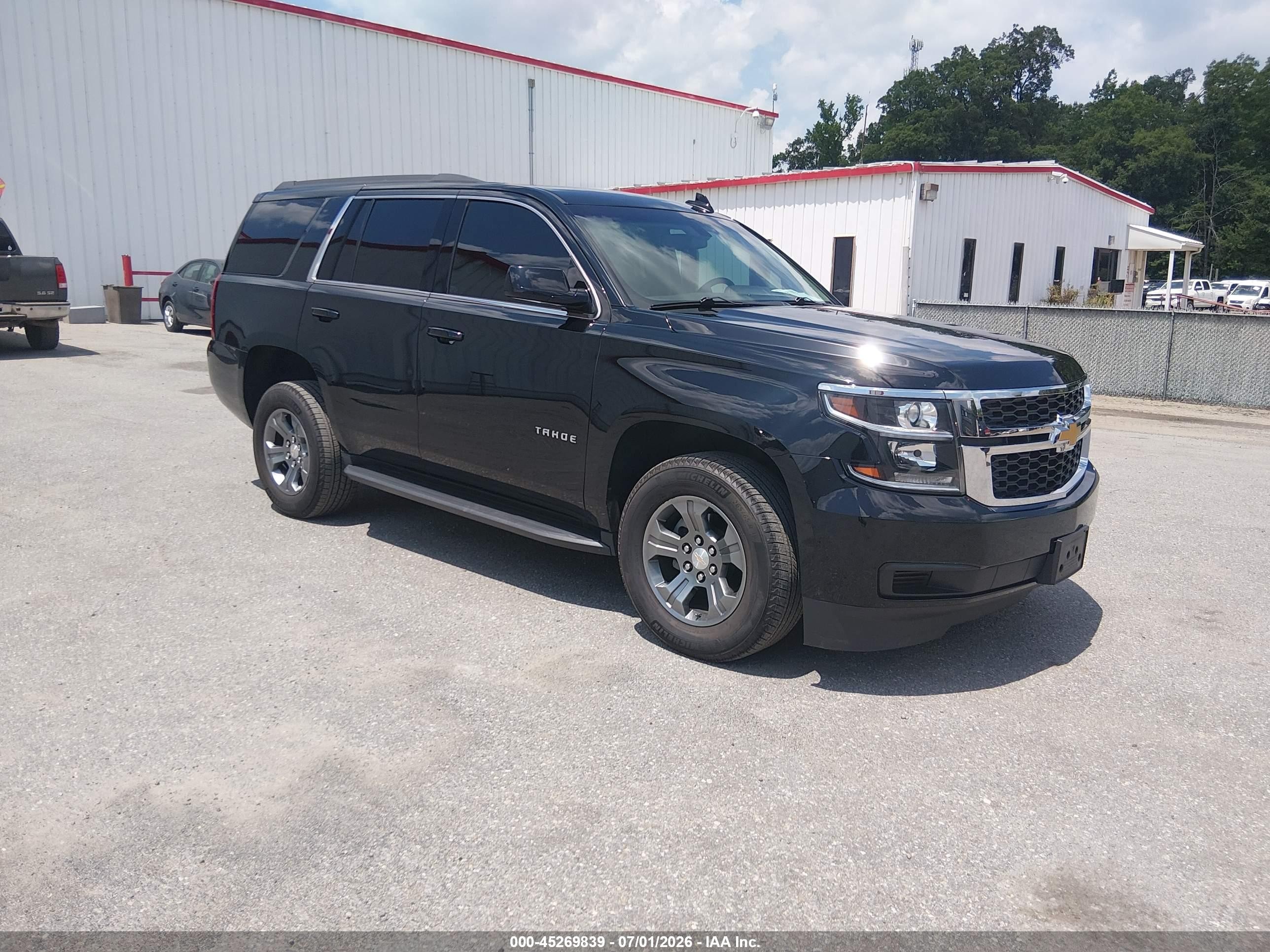 2018 Chevrolet Tahoe LS, VIN 1GNSKAEC1JR346297 — Обычный износ