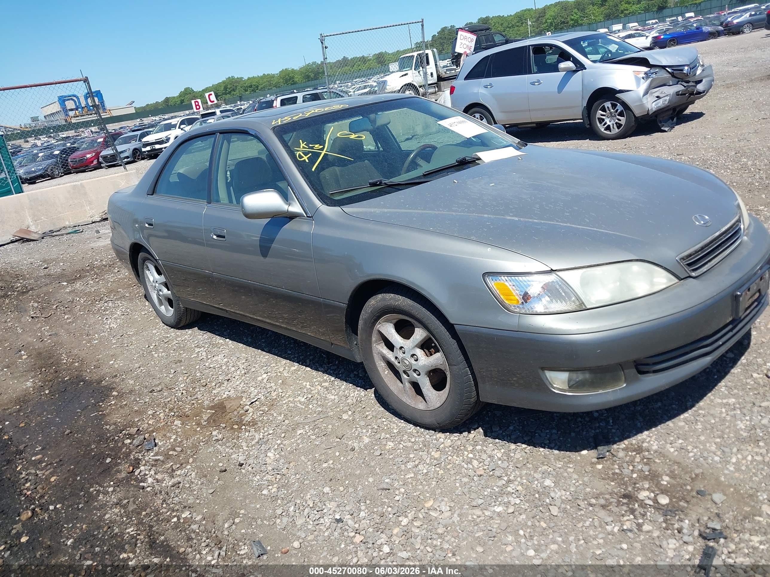 2001 Lexus ES 300, VIN JT8BF28G115108506 — Обычный износ