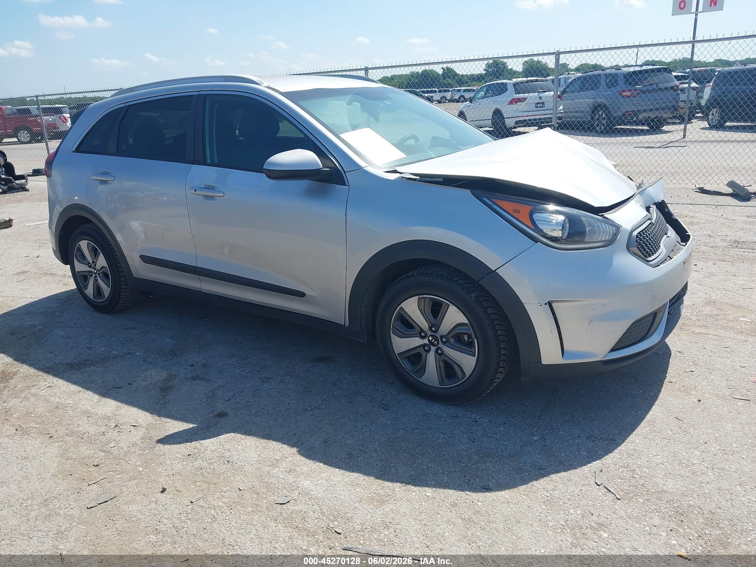 2019 Kia Niro LX, VIN KNDCB3LC5K5257546 — Front end