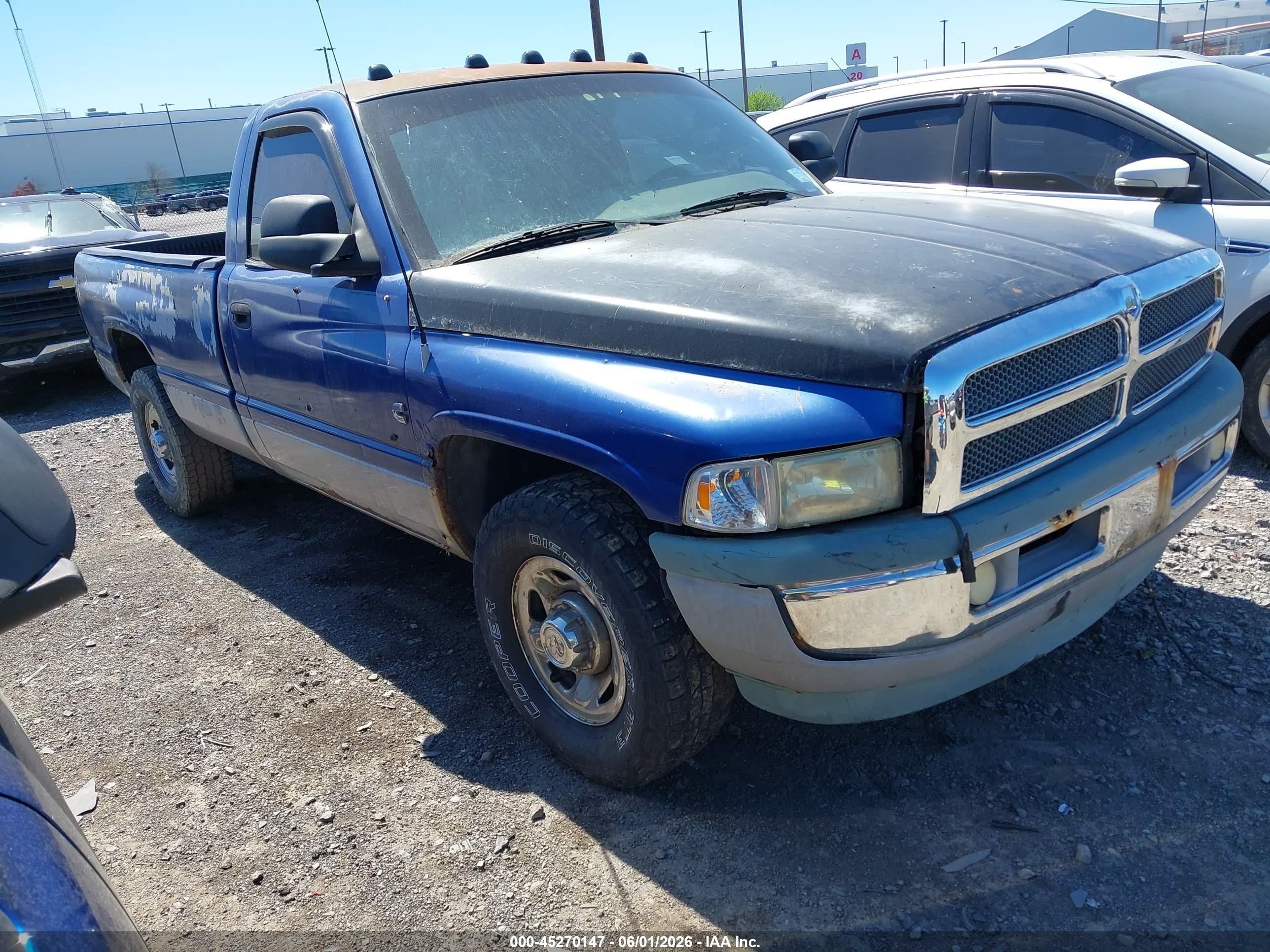 1994 Dodge RAM, VIN 1B7KC26C5RS648772 — Normal wear