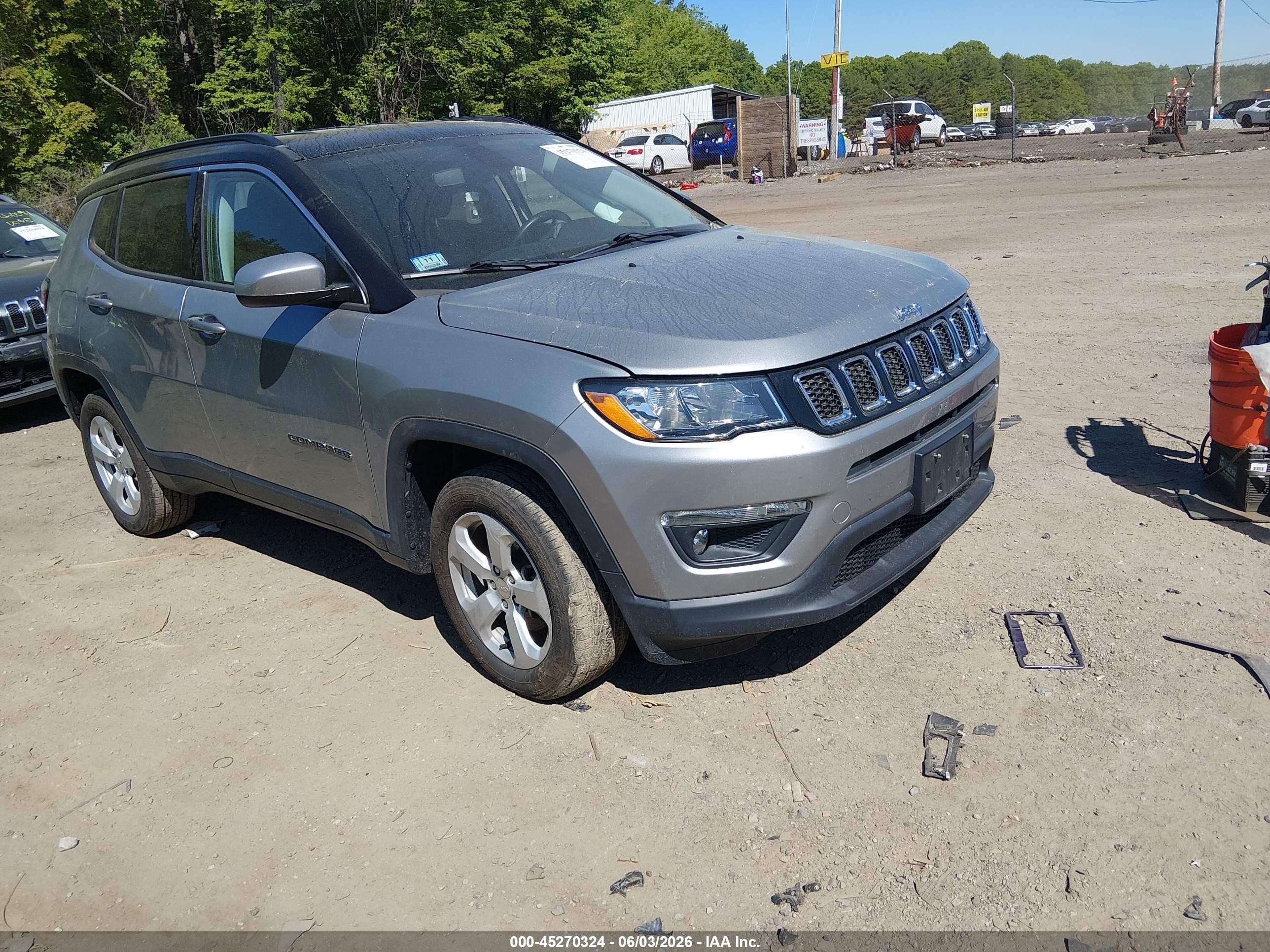 2020 Jeep Compass Latitude, VIN 3C4NJDBB7LT221935 — Side