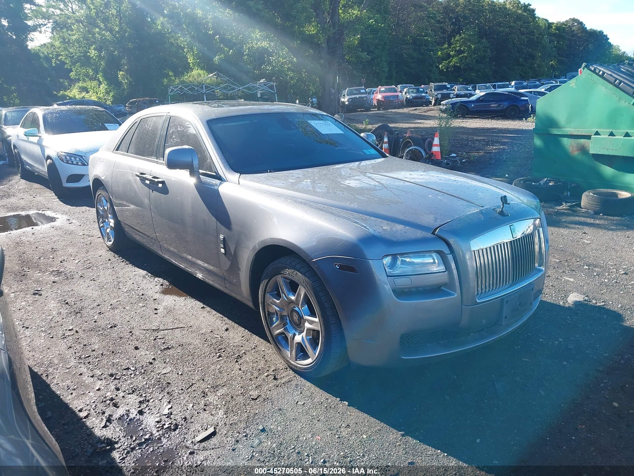 2011 Rolls-Royce Ghost, VIN SCA664S57BUX49485 — Front end