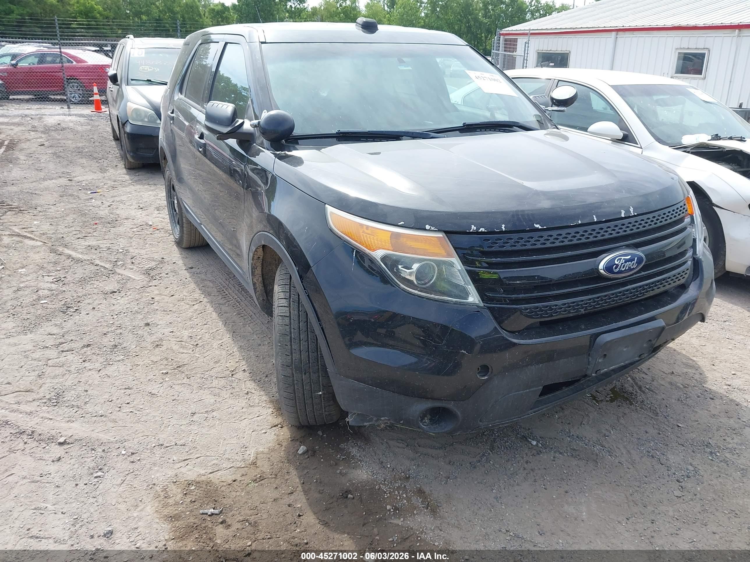 2013 Ford Police Interceptor Utility, VIN 1FM5K8AR7DGC25875 — Side
