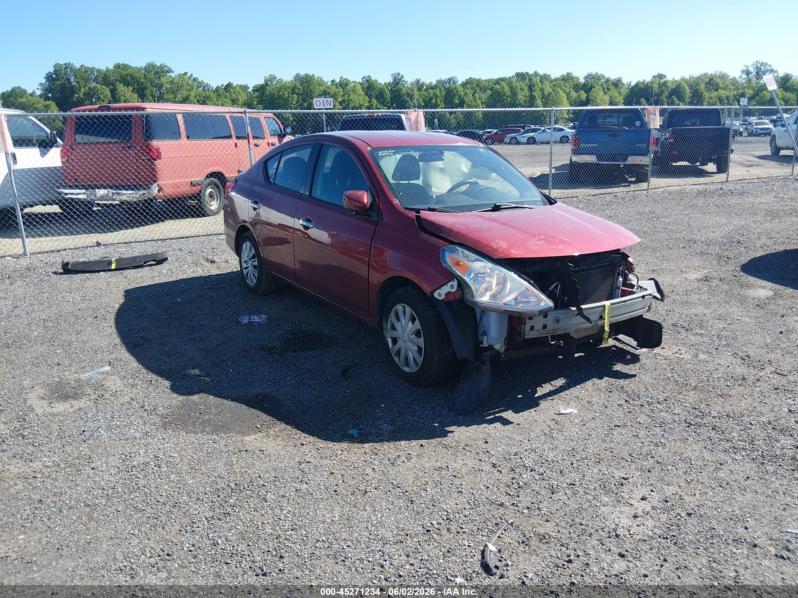 2019 Nissan Versa S Plus, VIN 3N1CN7AP3KL878761 — Front end