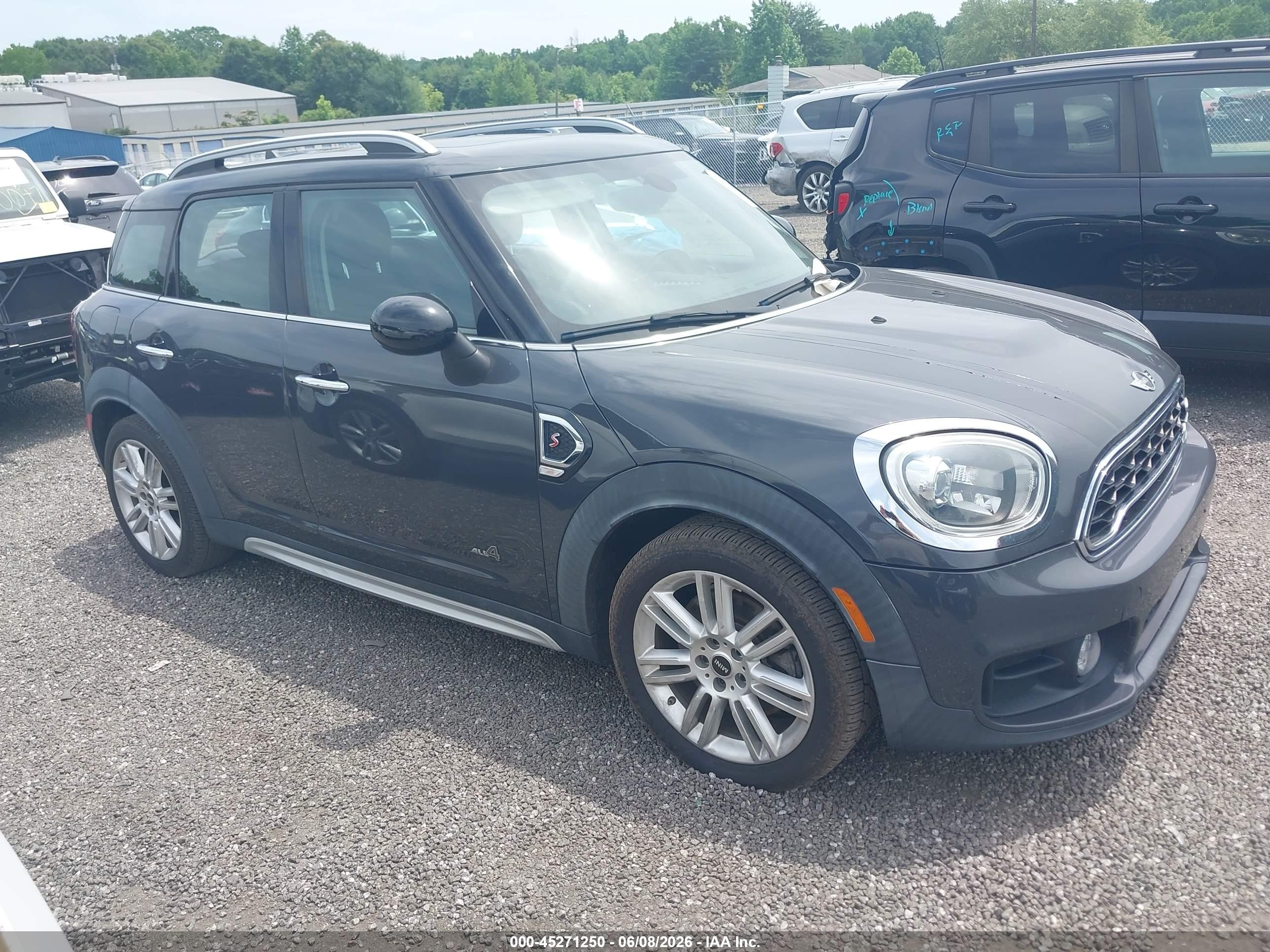 2018 MINI Countryman Cooper S, VIN WMZYT5C32J3D81754 — Not stated