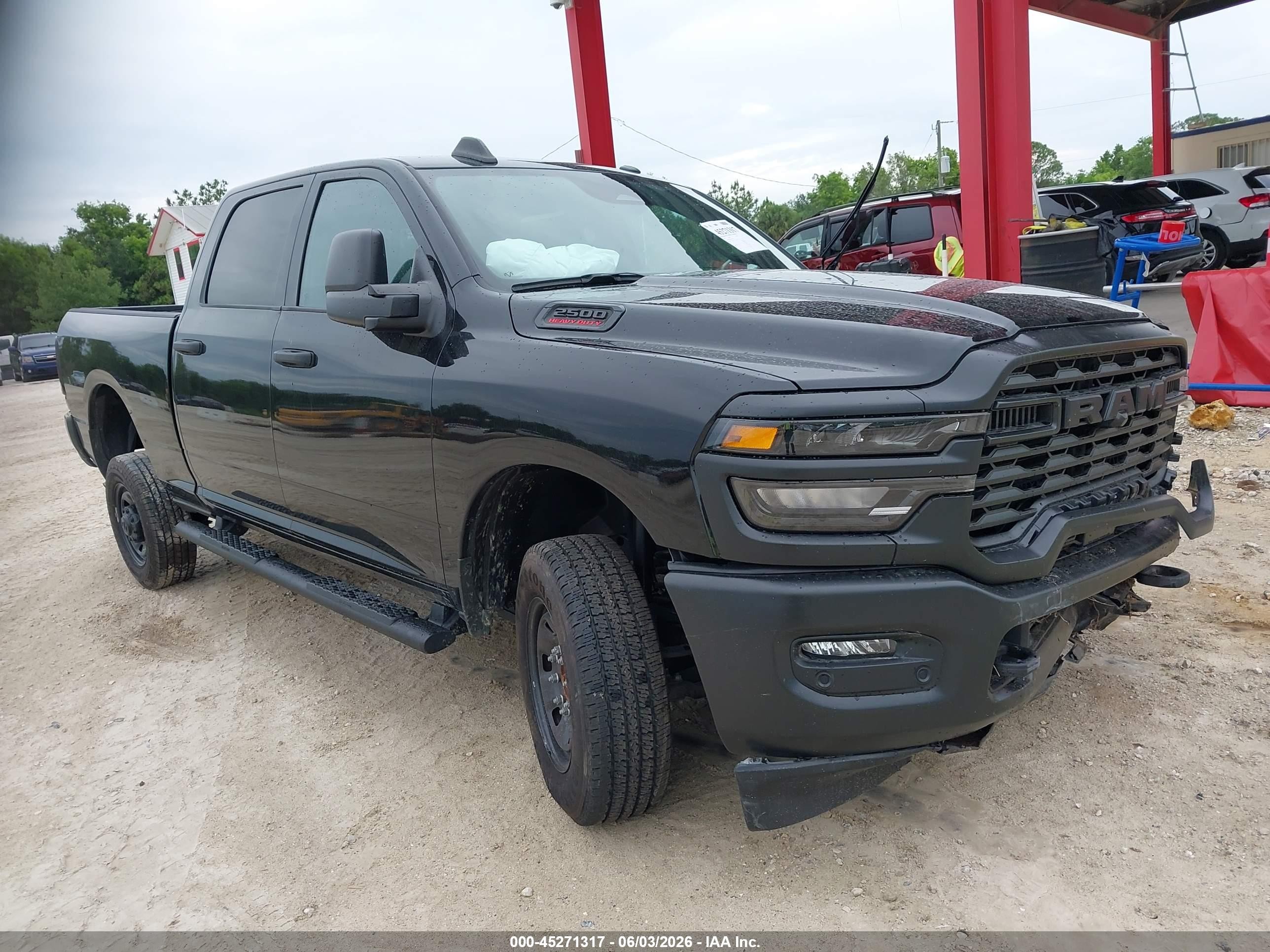 2025 Ram 2500 Tradesman, VIN 3C6UR5CJ7SG537494 — Перед