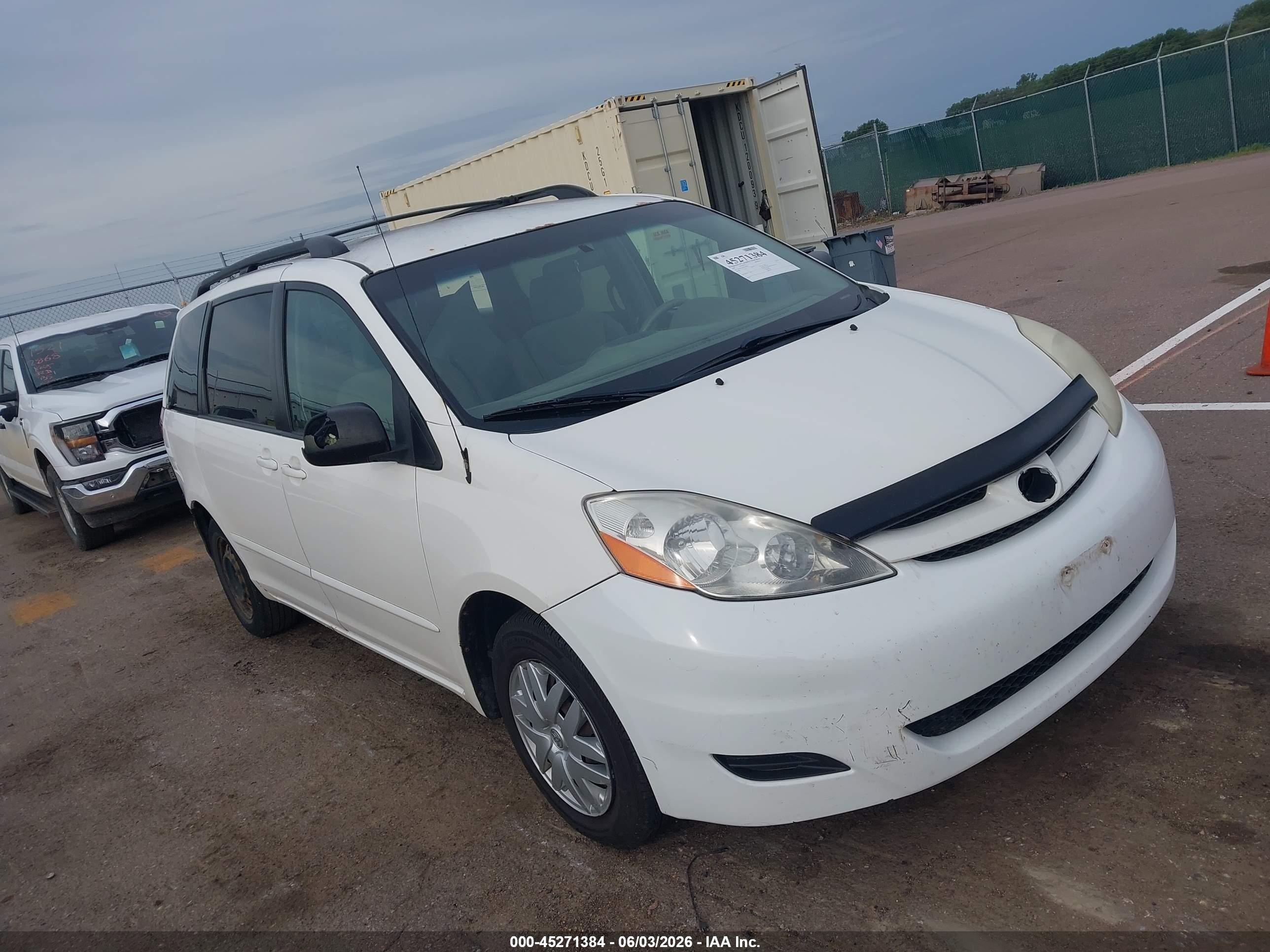 2007 Toyota Sienna LE, VIN 5TDZK23C87S043978 — Rear end