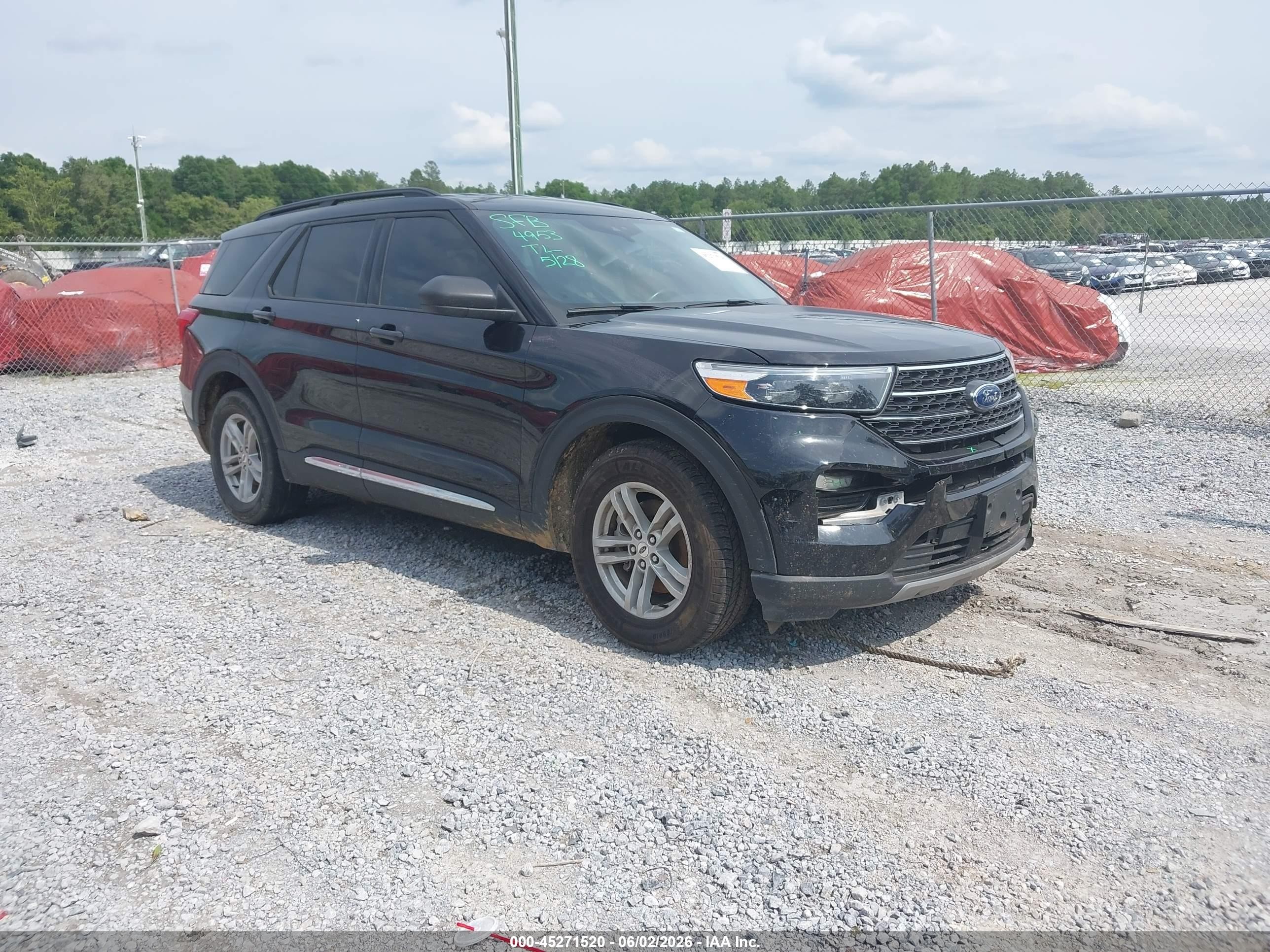 2024 Ford Explorer XLT, VIN 1FMSK7DH3RGA04054 — Бок