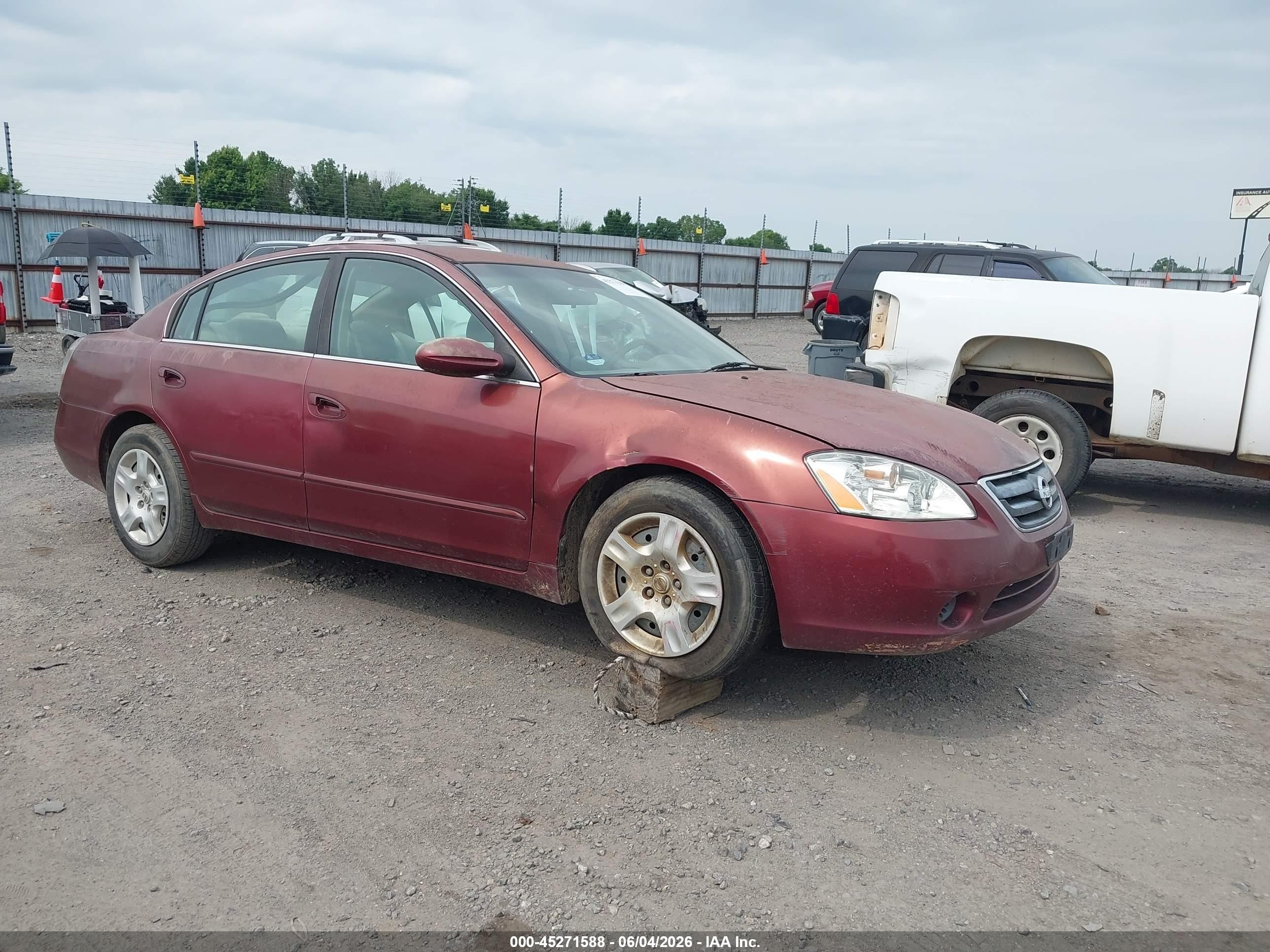 2002 Nissan Altima S, VIN 1N4AL11D42C238072 — Rear end