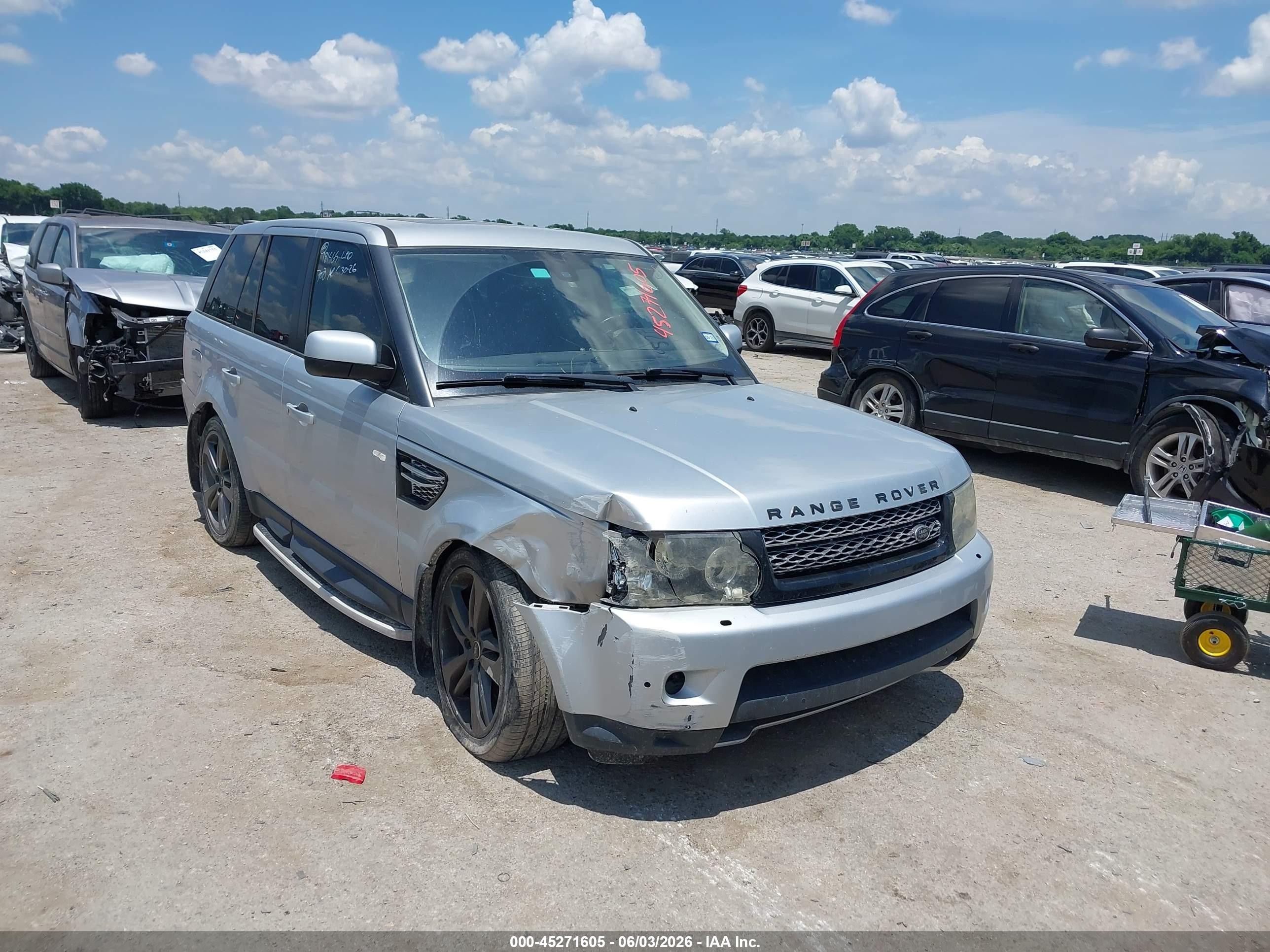 2013 Land Rover Range Rover Sport SC, VIN SALSH2E41DA781144 — Front end