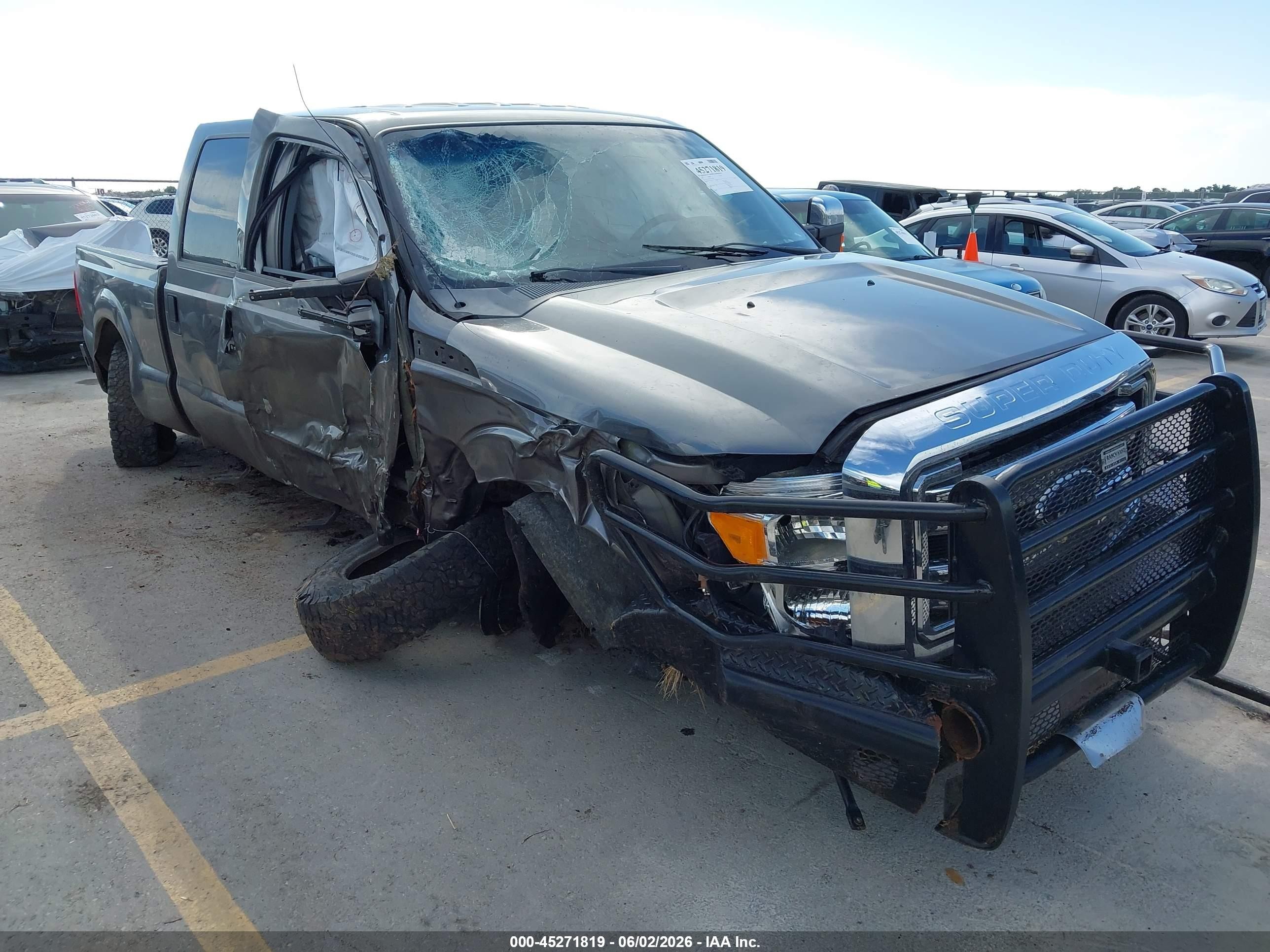 2012 Ford F-250 XL, VIN 1FT7W2BT9CEA11442 — Перед