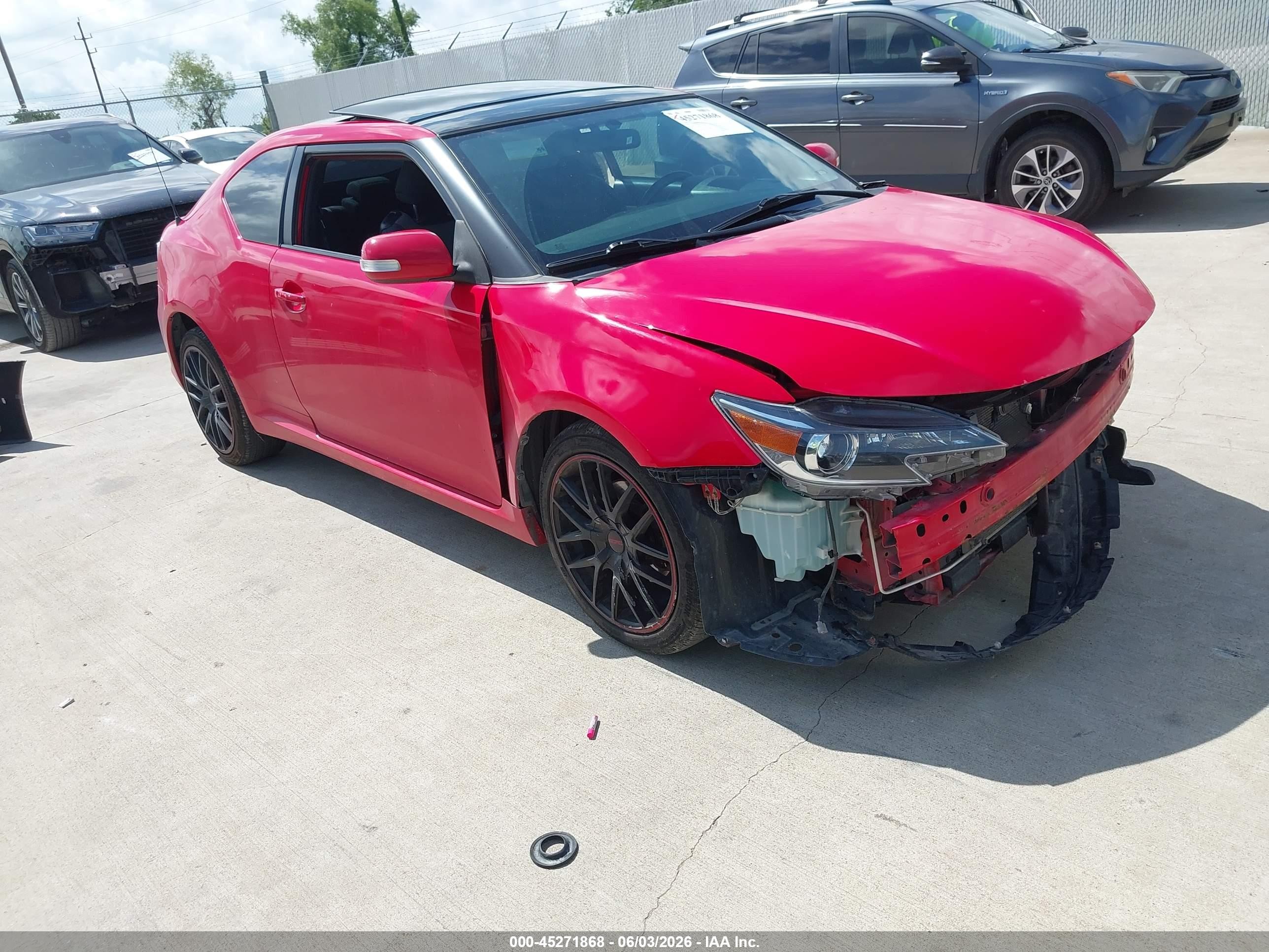 2015 Scion tC, VIN JTKJF5C77FJ013106 — Front end
