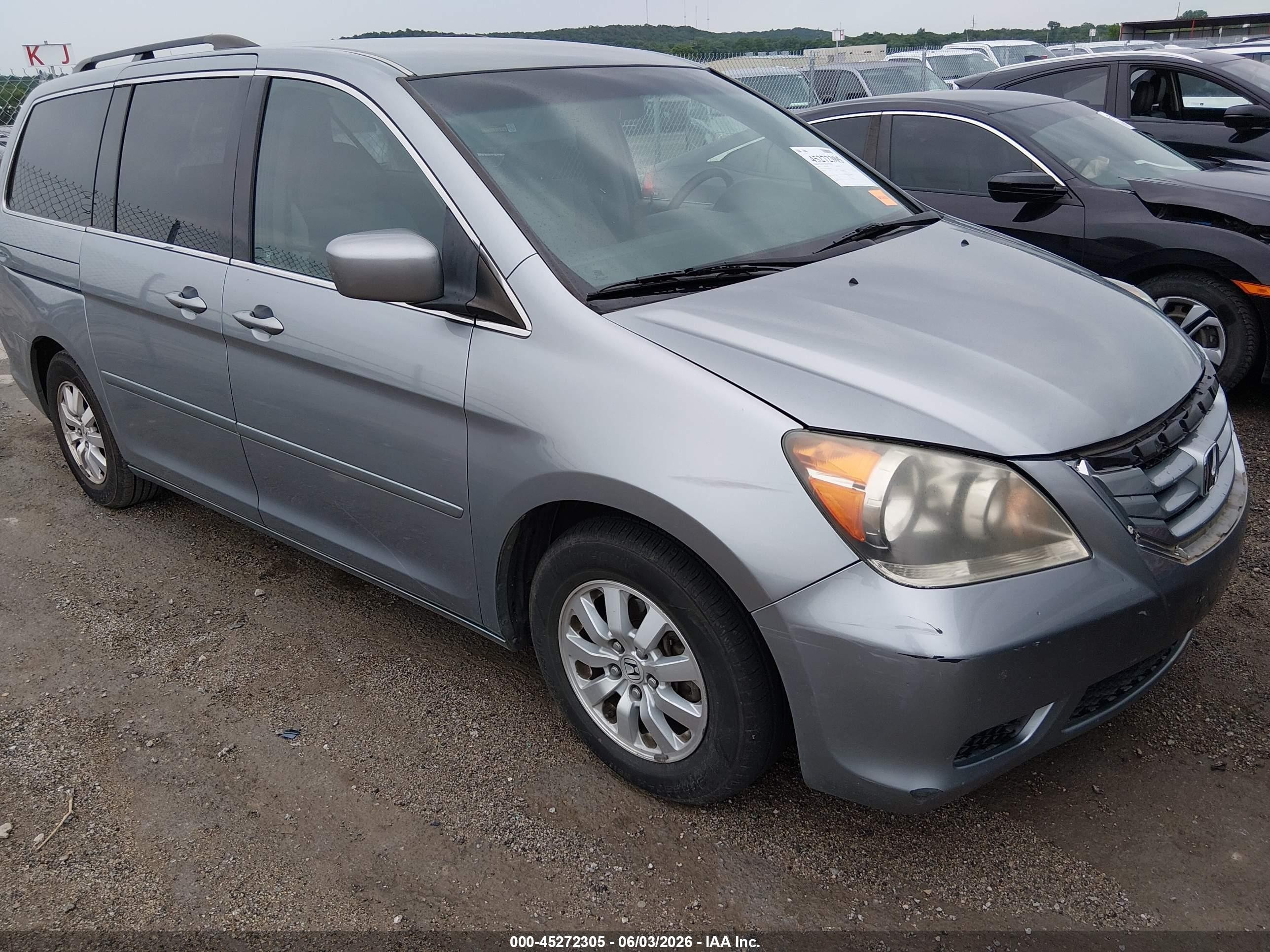 2010 Honda Odyssey EX, VIN 5FNRL3H41AB020316 — Front end
