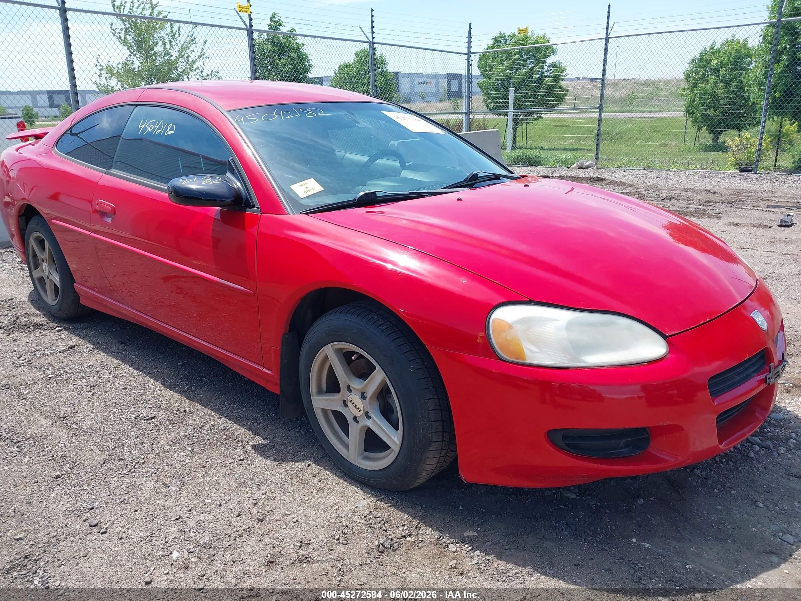 2002 Dodge Stratus SE, VIN 4B3AG42H32E150703 — Перед