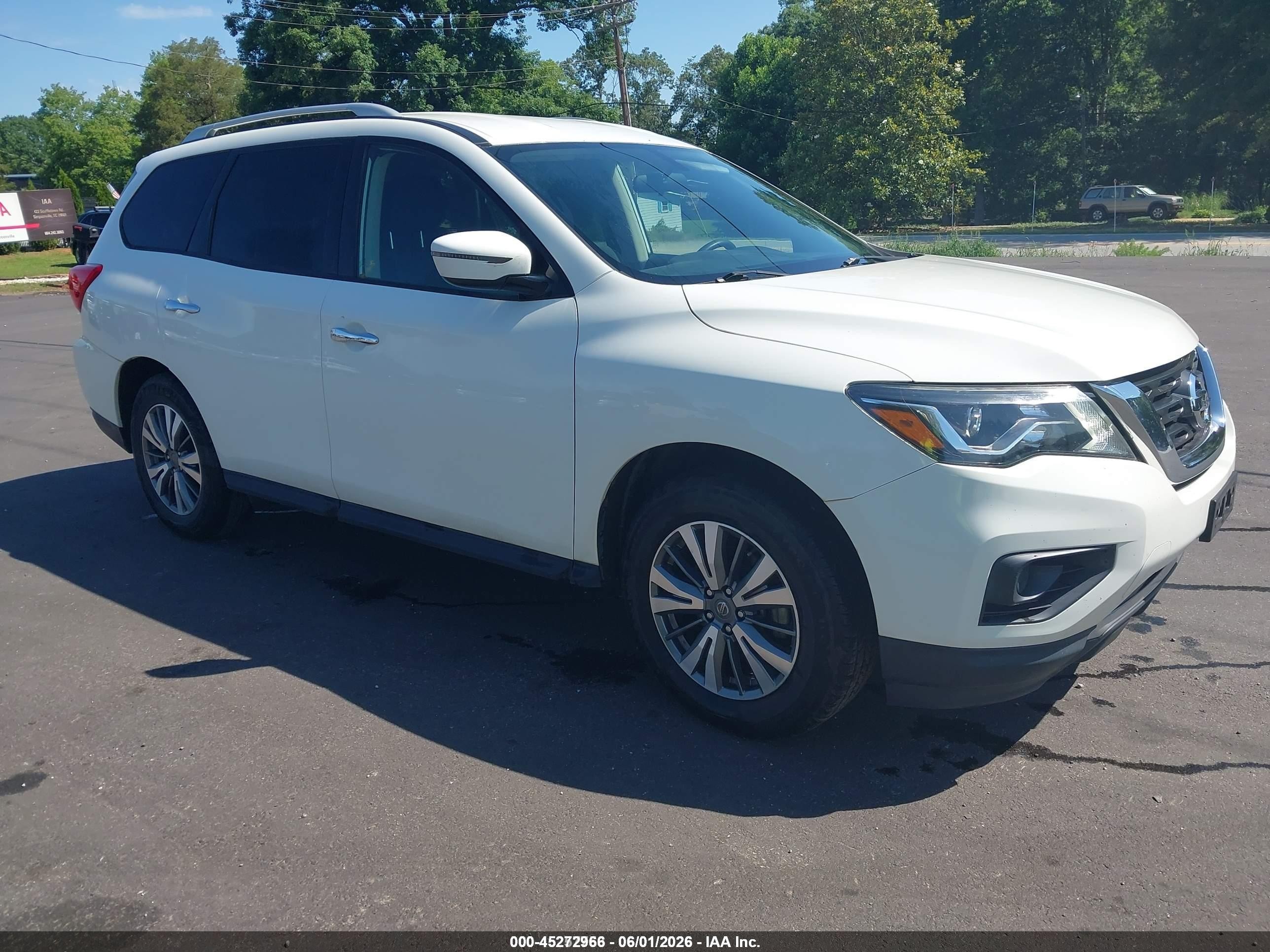 2020 Nissan Pathfinder S, VIN 5N1DR2AM1LC626398 — Normal wear