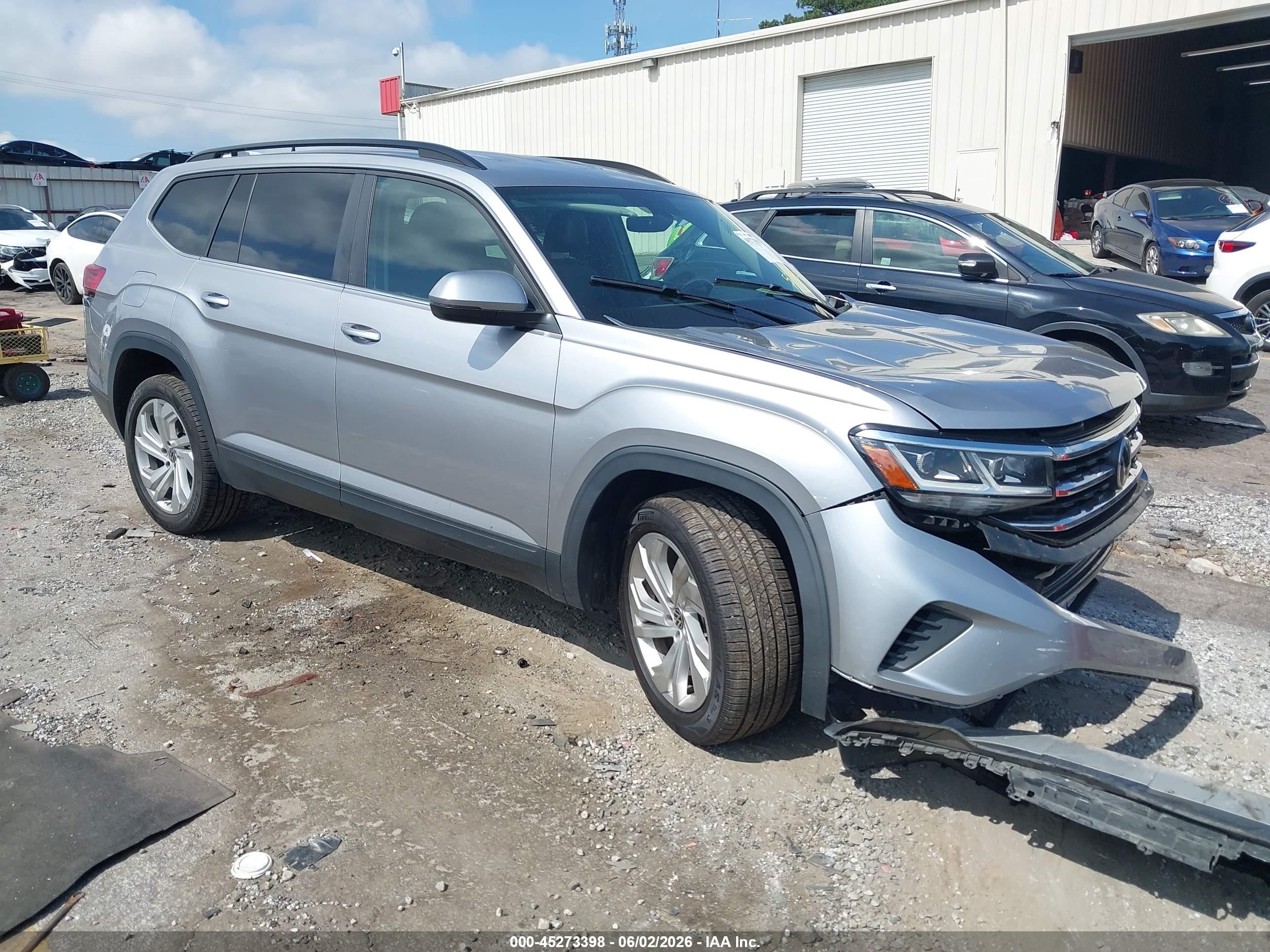 2021 Volkswagen Atlas SE, VIN 1V2WP2CA6MC591055 — Front end