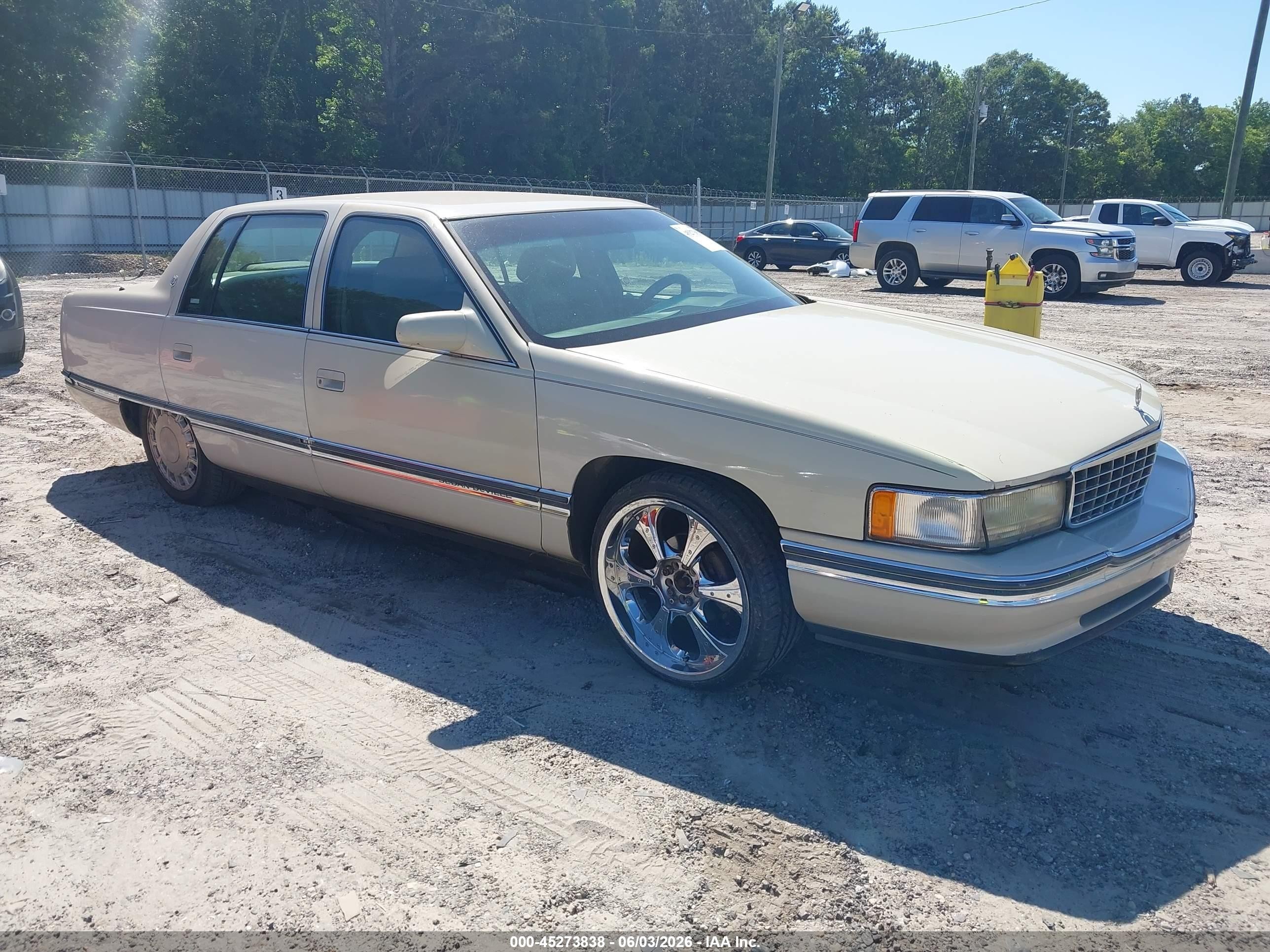 1996 Cadillac DeVille, VIN 1G6KD52Y0TU285991 — Front end