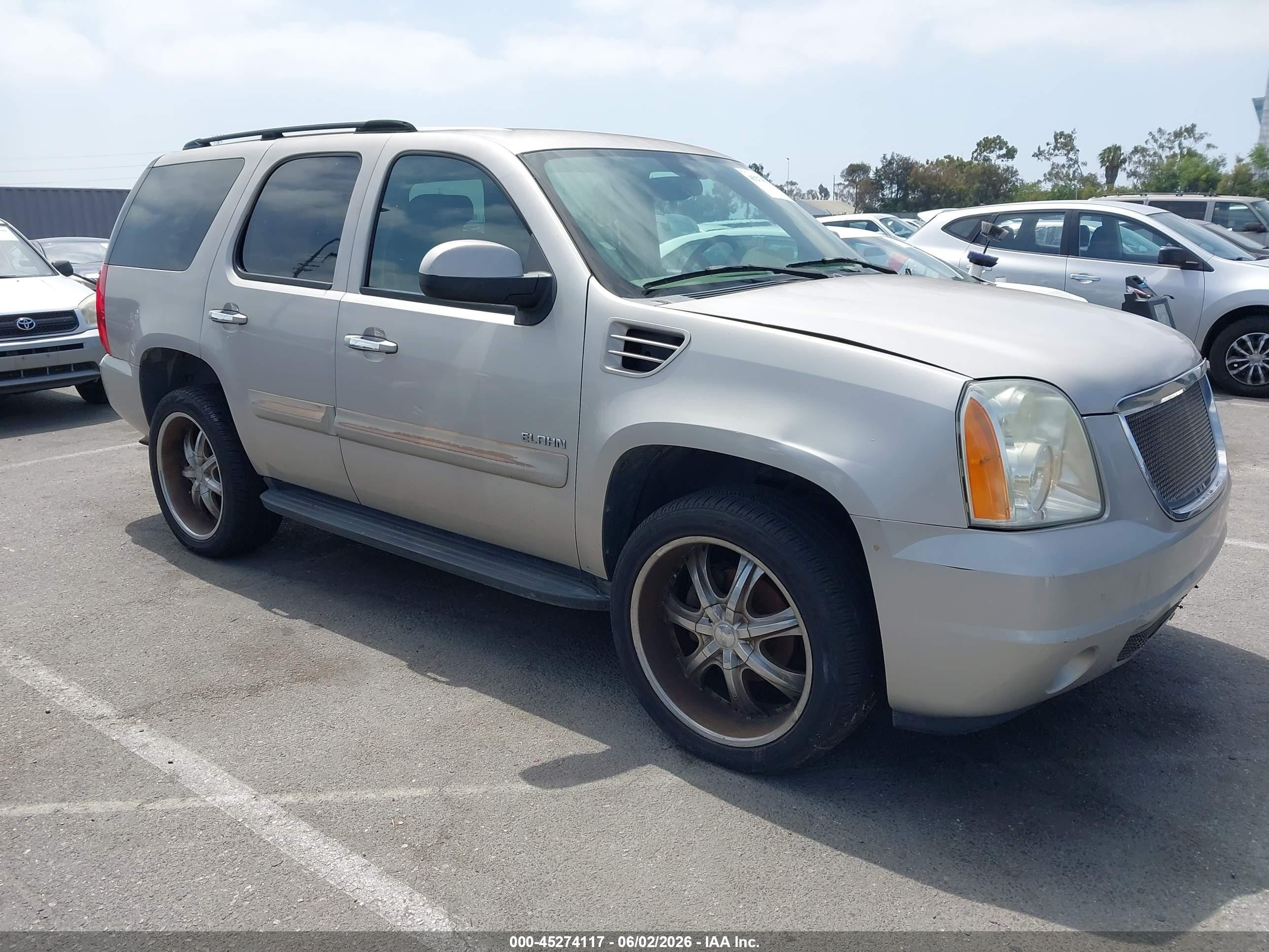 2007 GMC Yukon SLT, VIN 1GKFK130X7R316442 — Normal wear