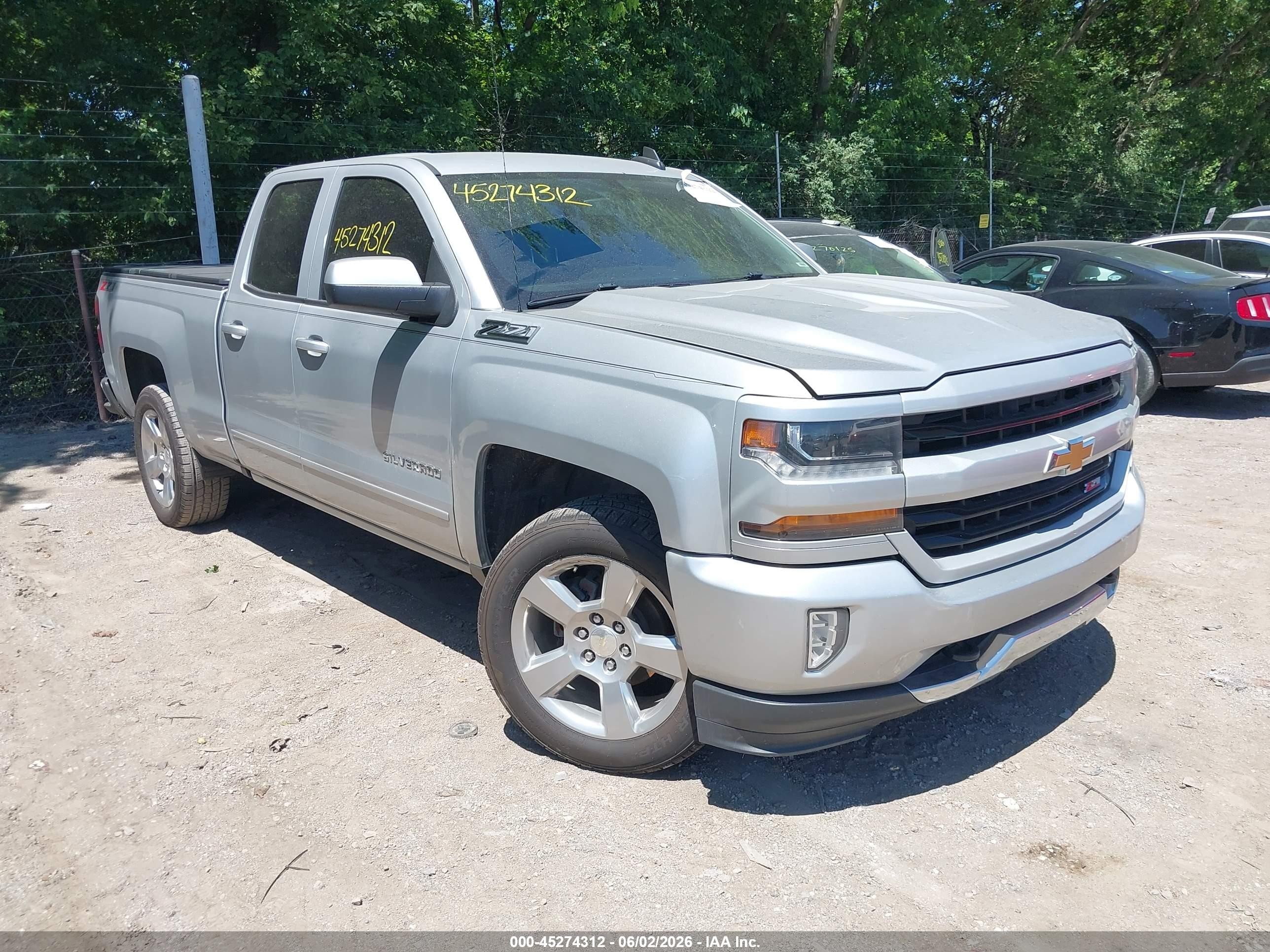 2018 Chevrolet Silverado 1500 LT, VIN 1GCVKREC8JZ286927 — Rear end