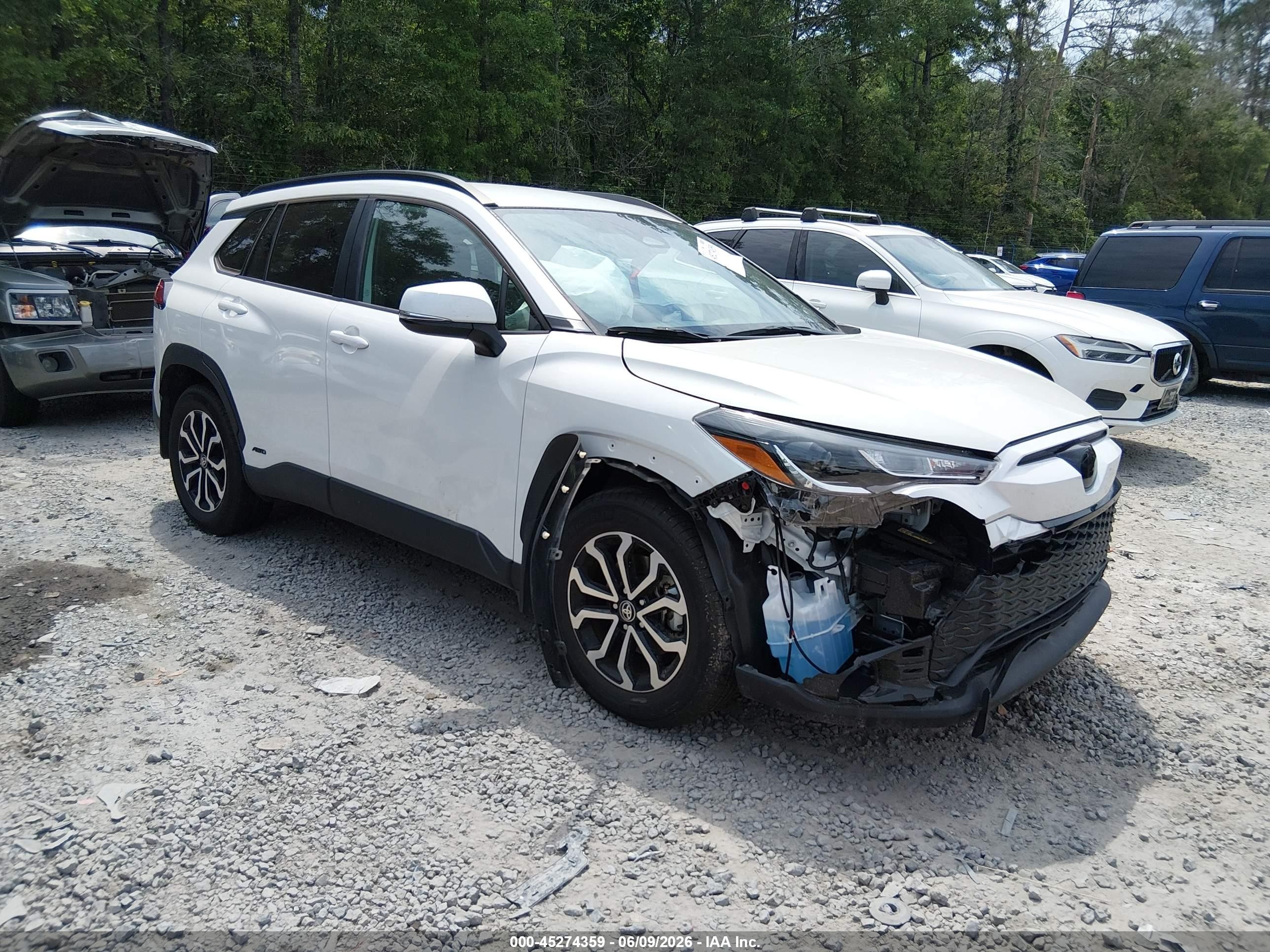2024 Toyota Corolla Cross Hybrid XSE, VIN 7MUFBABG3RV038245 — Front end