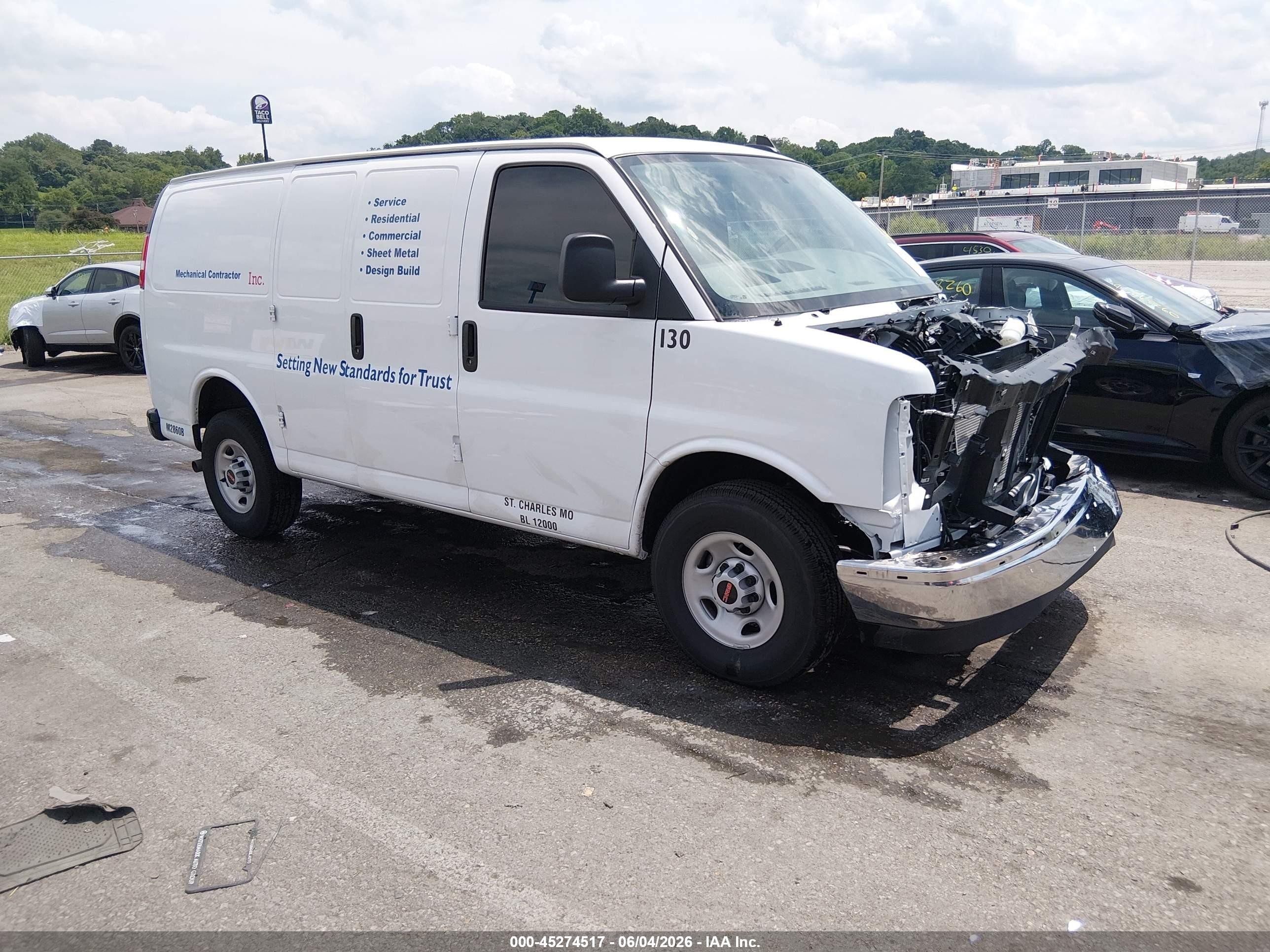 2025 GMC Savana Cargo, VIN 1GTZ7GF79S1265058 — Front end