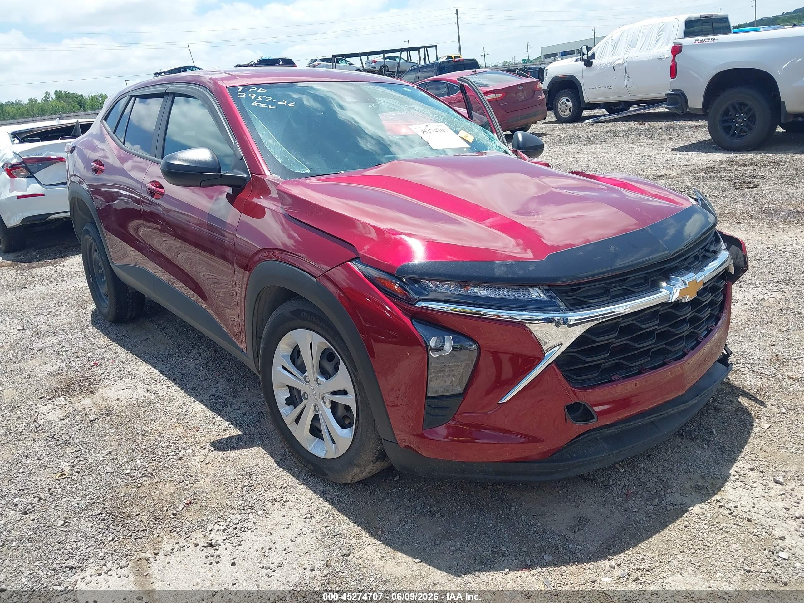 2025 Chevrolet Trax LS, VIN KL77LFEP1SC010940 — Front end