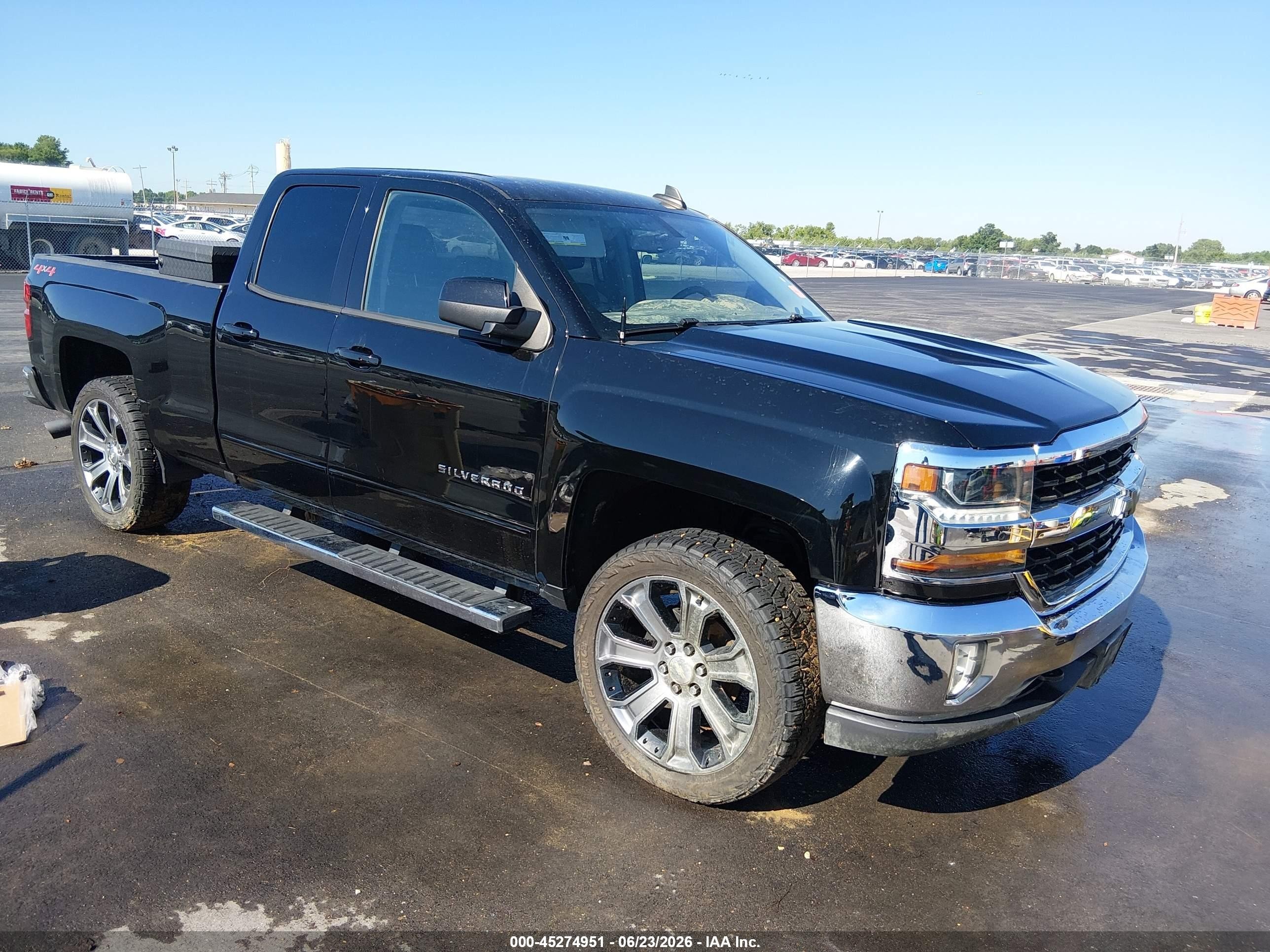 2018 Chevrolet Silverado 1500 LT, VIN 1GCVKREC0JZ198308 — Fresh water flood