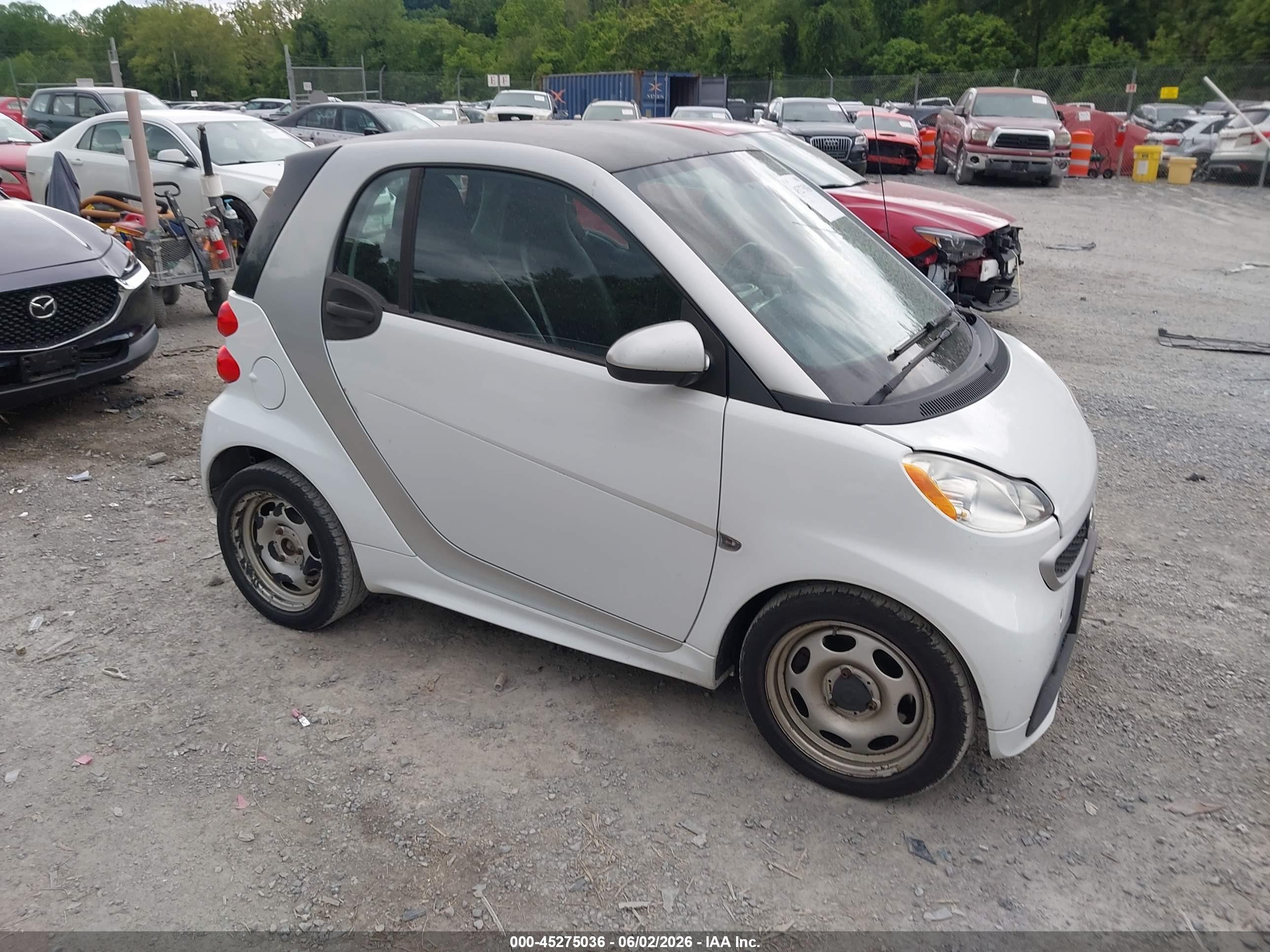 2015 Smart fortwo Passion, VIN WMEEJ3BA7FK809083 — Обычный износ